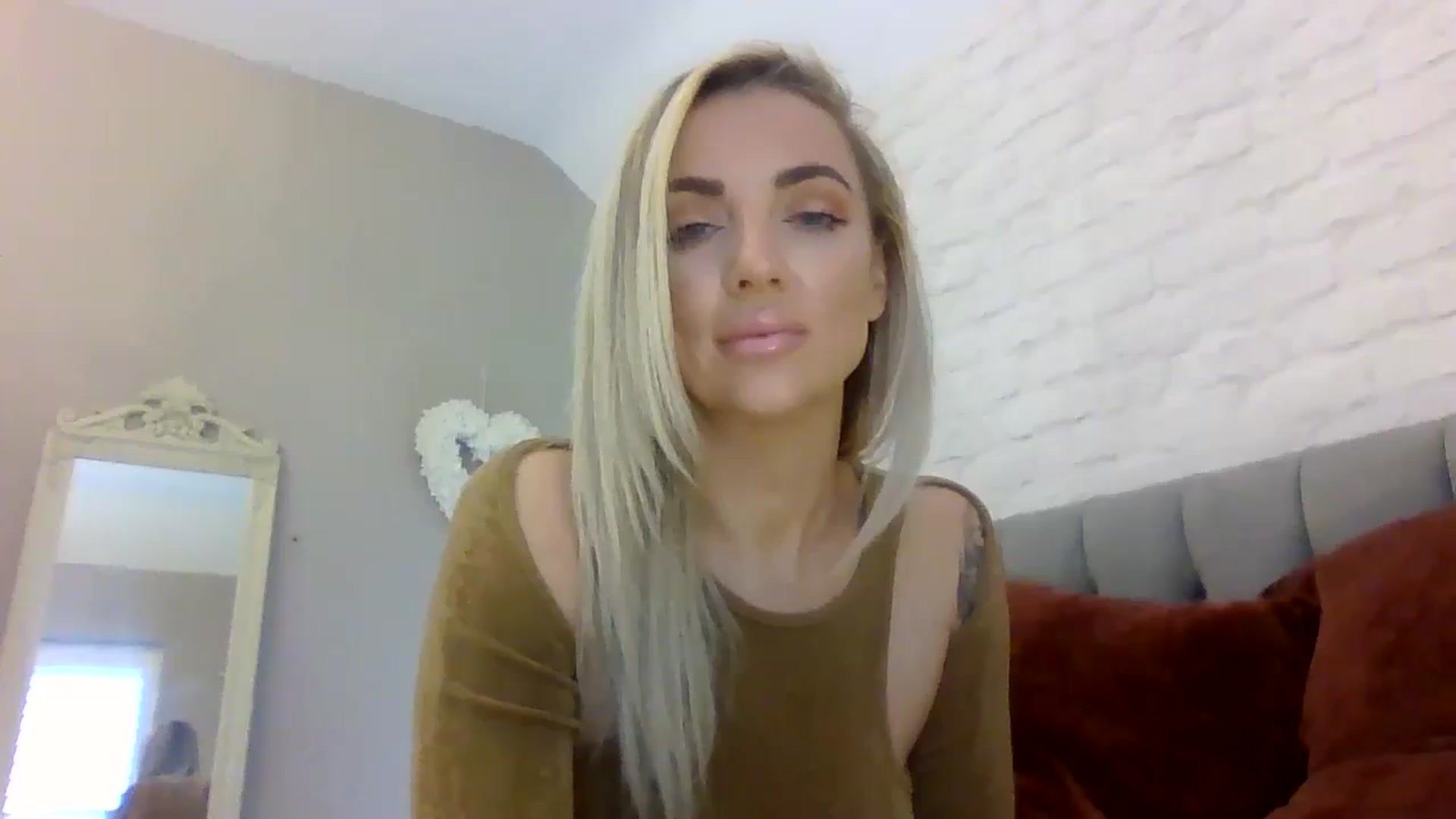 Gallery image thumbnail from Cherry_sour's myfreecams stream on, 12/20/2023, 11:29 image 9 of 20