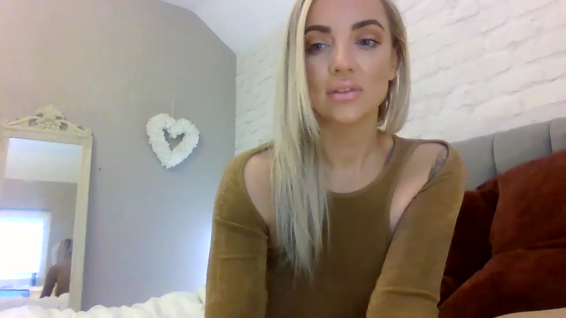 Gallery image thumbnail from Cherry_sour's myfreecams stream on, 12/20/2023, 11:29 image 13 of 20