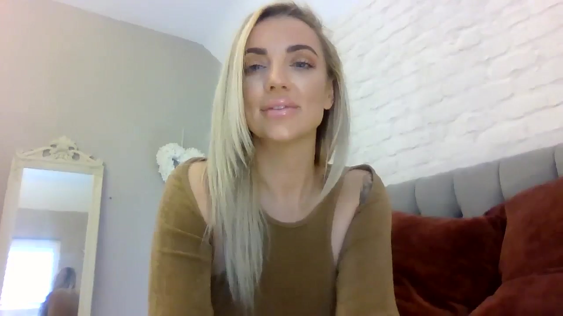 Gallery image thumbnail from Cherry_sour's myfreecams stream on, 12/20/2023, 11:29 image 10 of 20