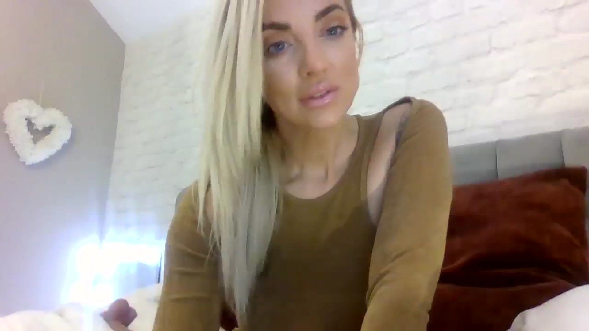 Gallery image thumbnail from Cherry_sour's myfreecams stream on, 12/20/2023, 11:29 image 19 of 20