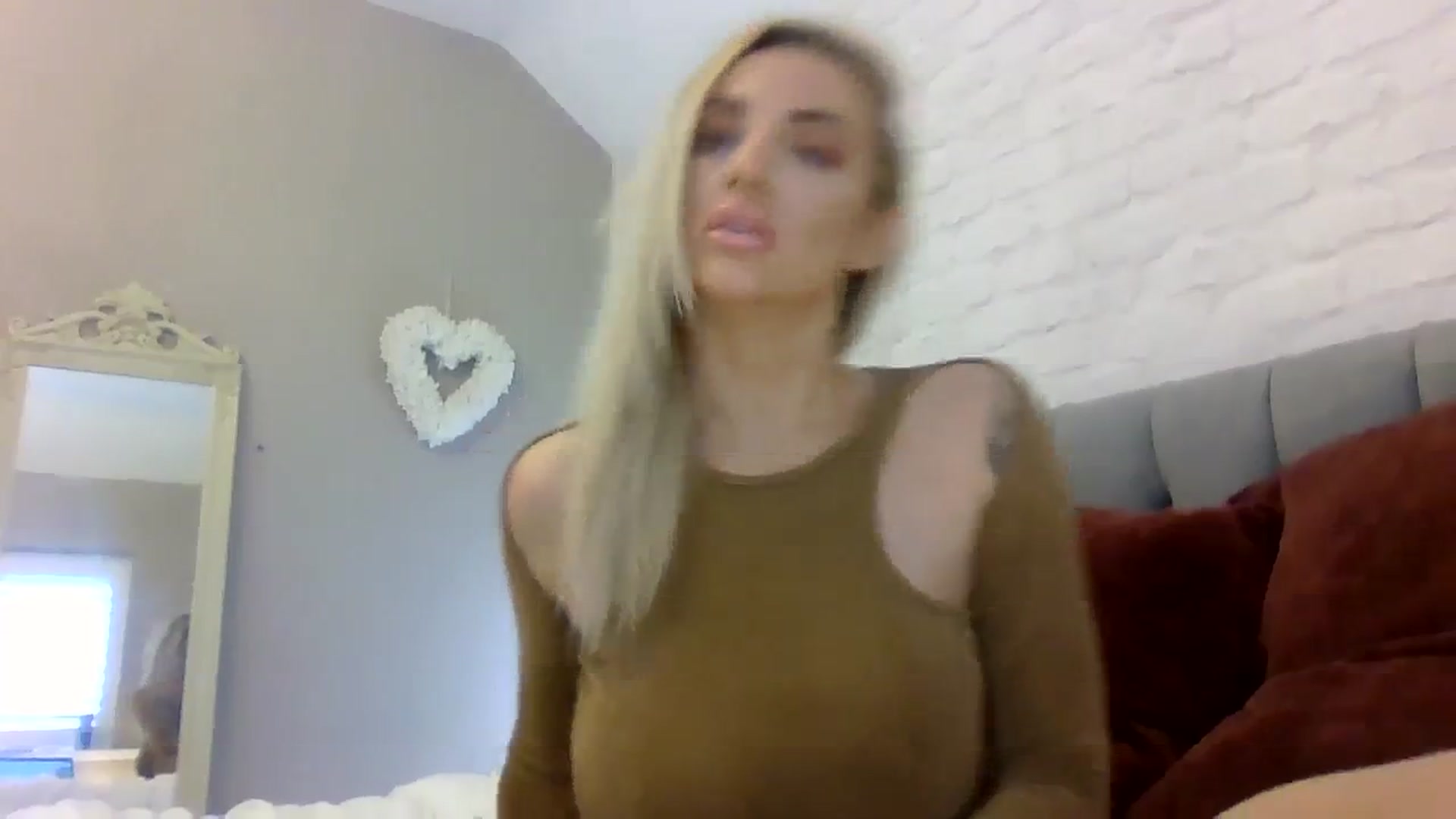 Gallery image thumbnail from Cherry_sour's myfreecams stream on, 12/20/2023, 11:29 image 15 of 20