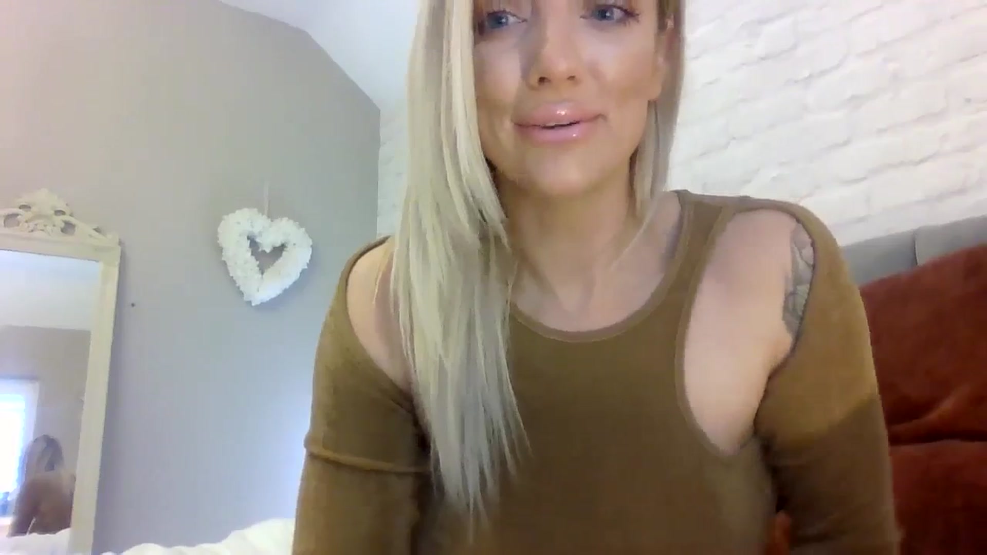 Gallery image thumbnail from Cherry_sour's myfreecams stream on, 12/20/2023, 11:29 image 2 of 20