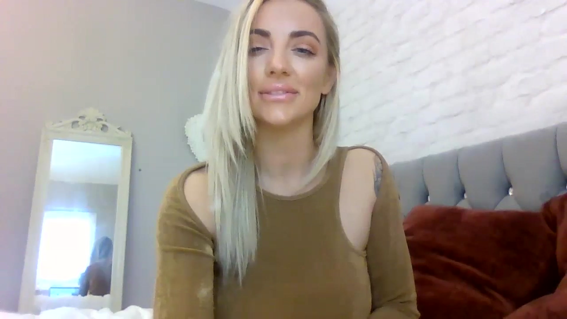 Gallery image thumbnail from Cherry_sour's myfreecams stream on, 12/20/2023, 12:11 image 2 of 20