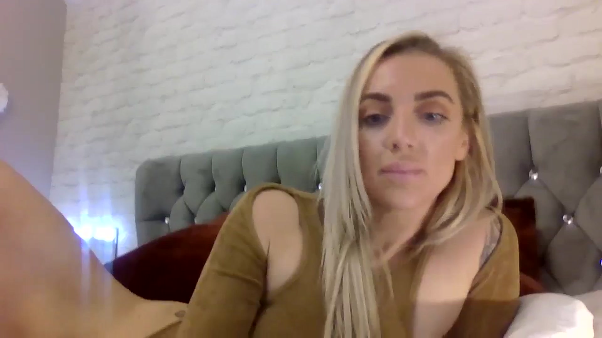 Gallery image thumbnail from Cherry_sour's myfreecams stream on, 12/20/2023, 15:18 image 15 of 20