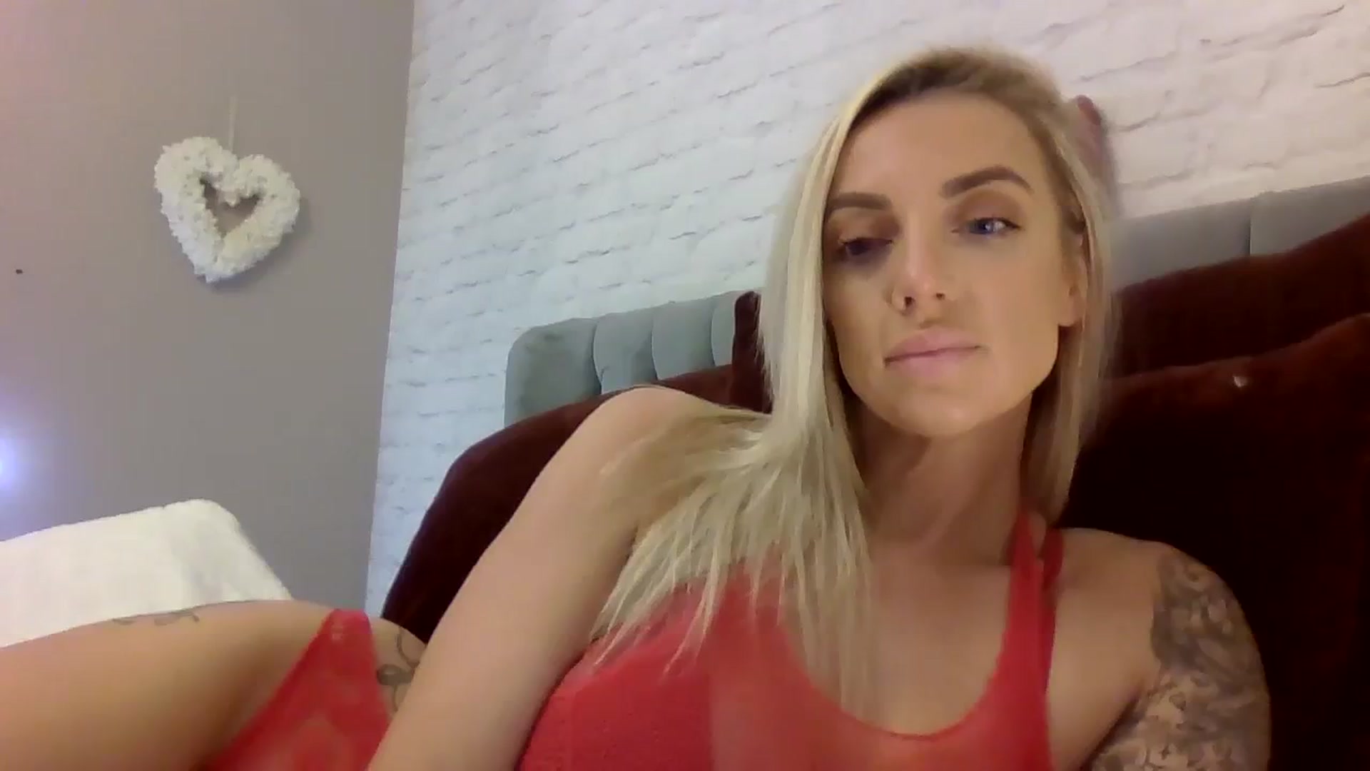 Gallery image thumbnail from Cherry_sour's myfreecams stream on, 12/23/2023, 19:07 image 16 of 20