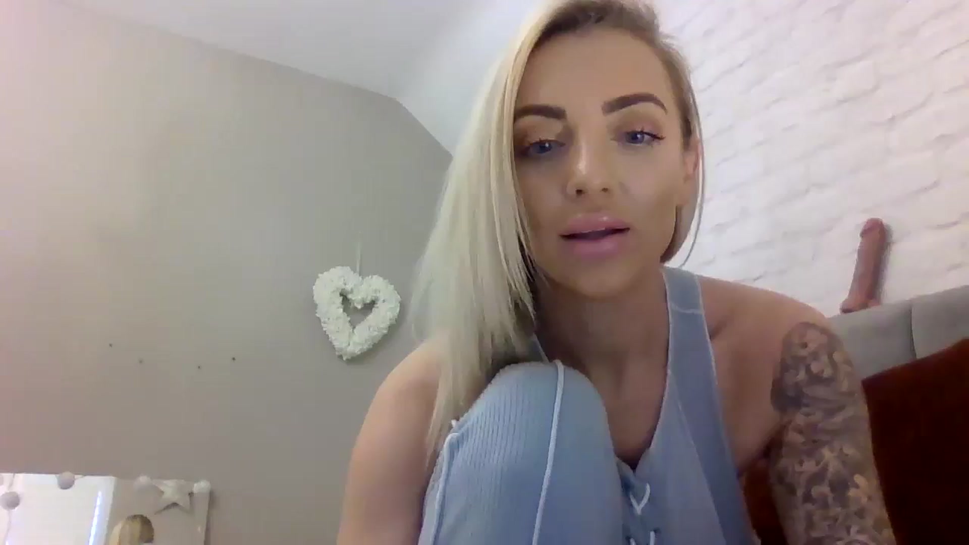 Gallery image thumbnail from Cherry_sour's myfreecams stream on, 12/26/2023, 14:49 image 1 of 20