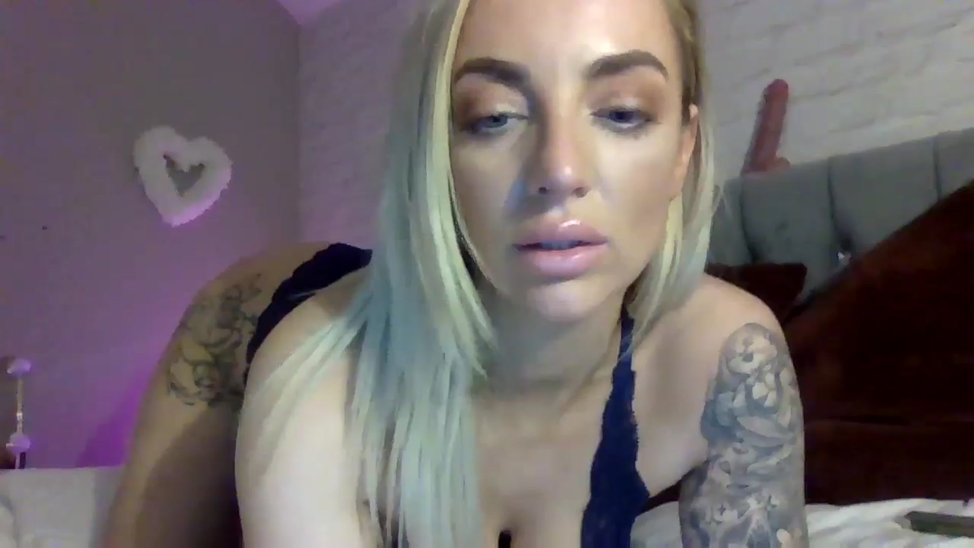 Gallery image thumbnail from Cherry_sour's myfreecams stream on, 12/28/2023, 19:04 image 16 of 20