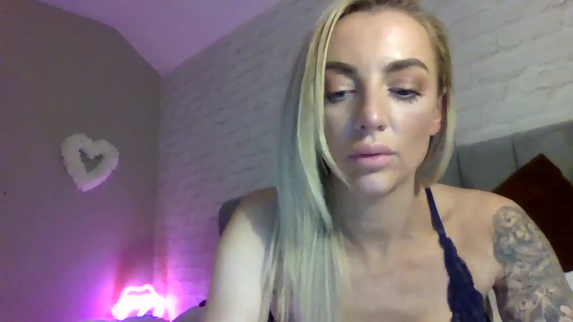 Gallery image thumbnail from Cherry_sour's myfreecams stream on, 12/28/2023, 20:17 image 14 of 20