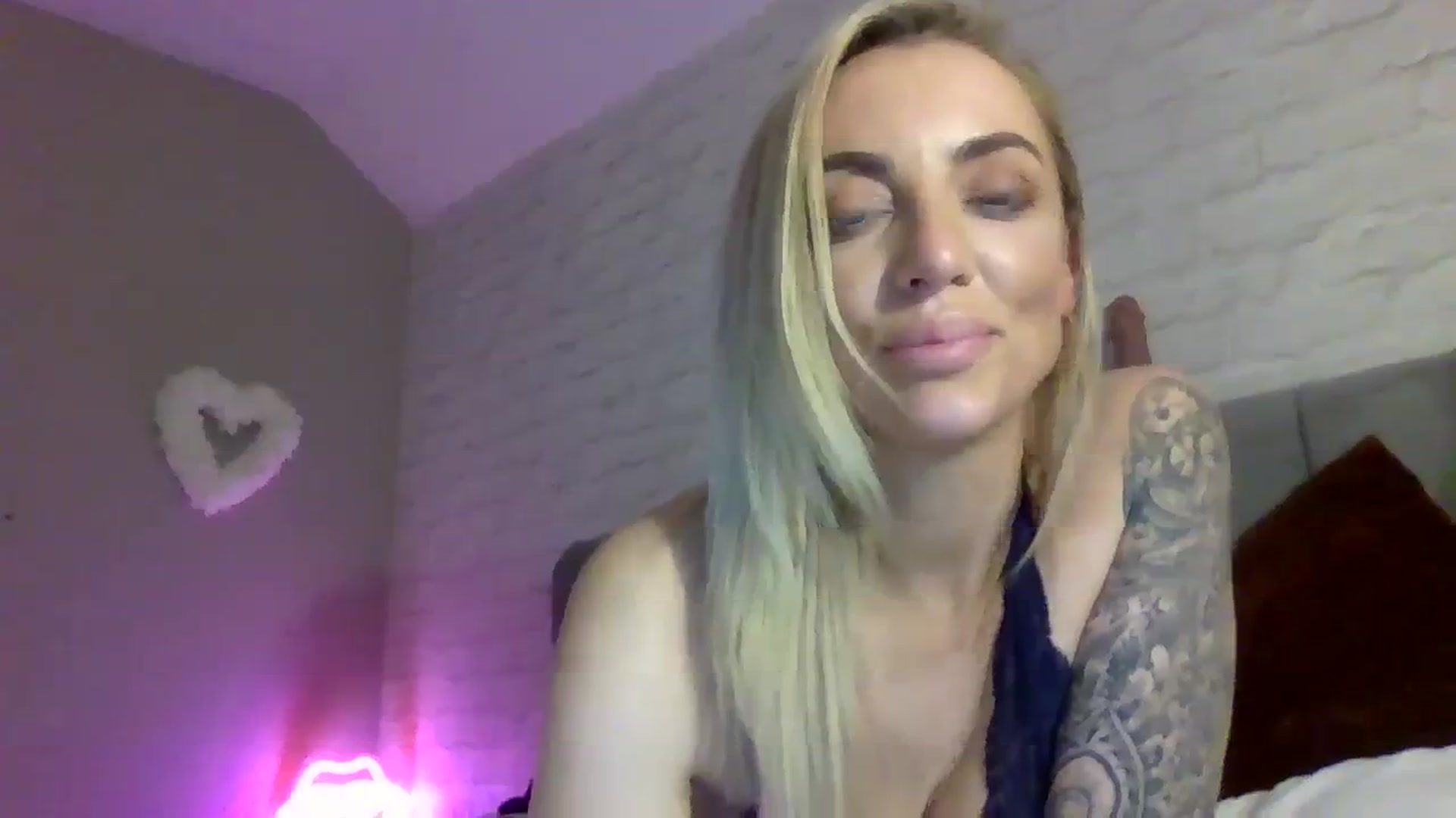 Gallery image thumbnail from Cherry_sour's myfreecams stream on, 12/28/2023, 20:17 image 16 of 20
