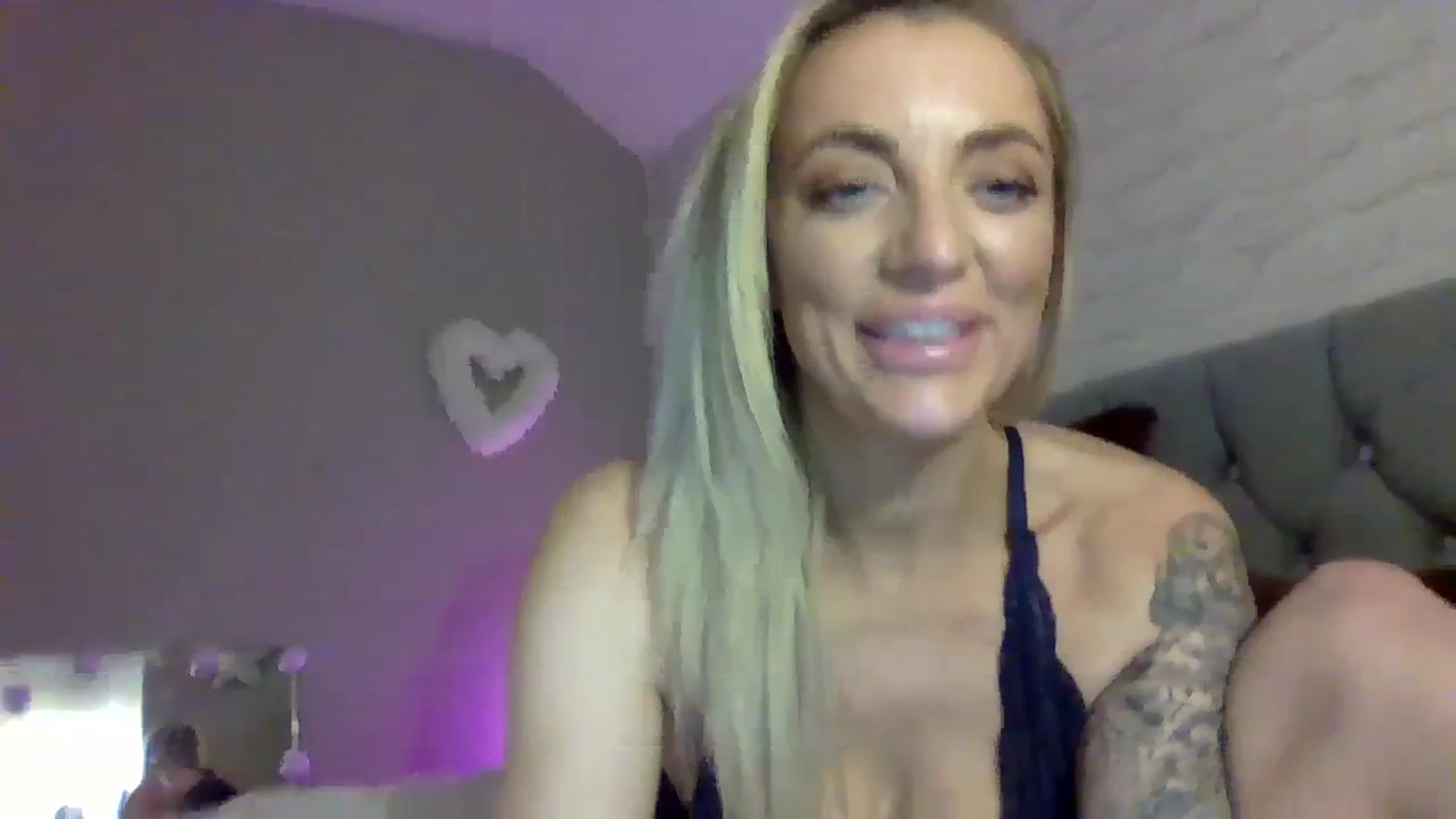 Gallery image thumbnail from Cherry_sour's myfreecams stream on, 12/28/2023, 21:02 image 3 of 20