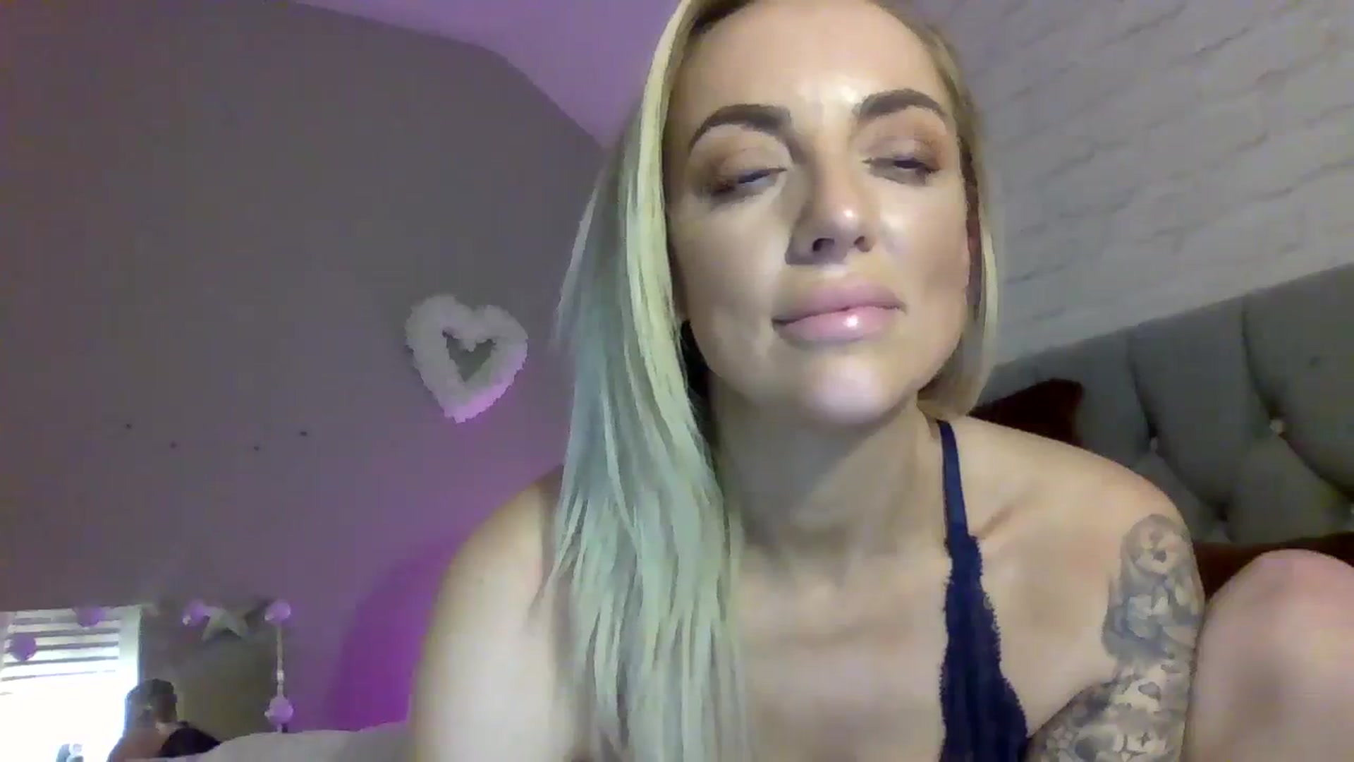 Gallery image thumbnail from Cherry_sour's myfreecams stream on, 12/28/2023, 21:02 image 4 of 20