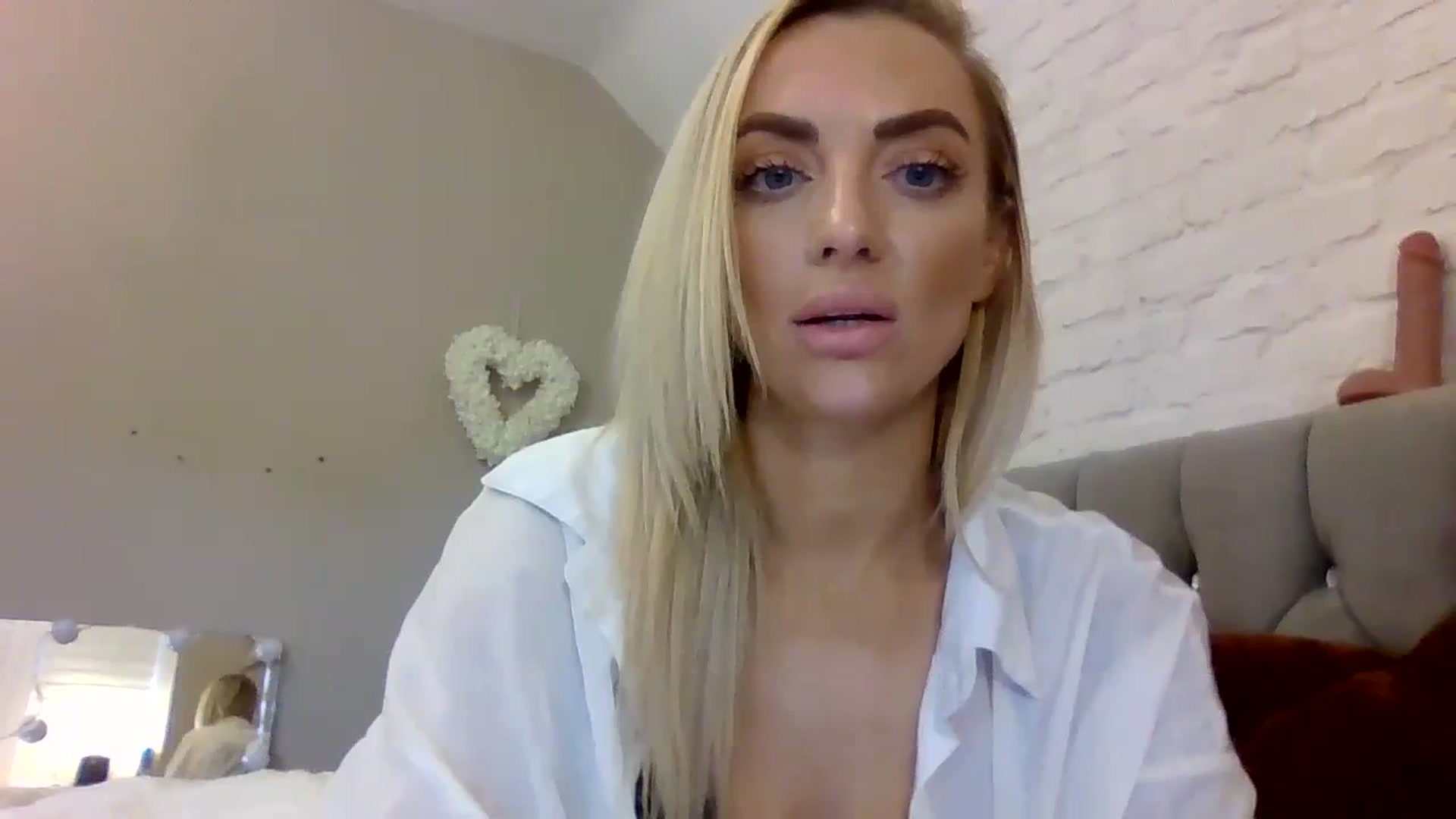 Gallery image thumbnail from Cherry_sour's myfreecams stream on, 12/29/2023, 14:03 image 17 of 20