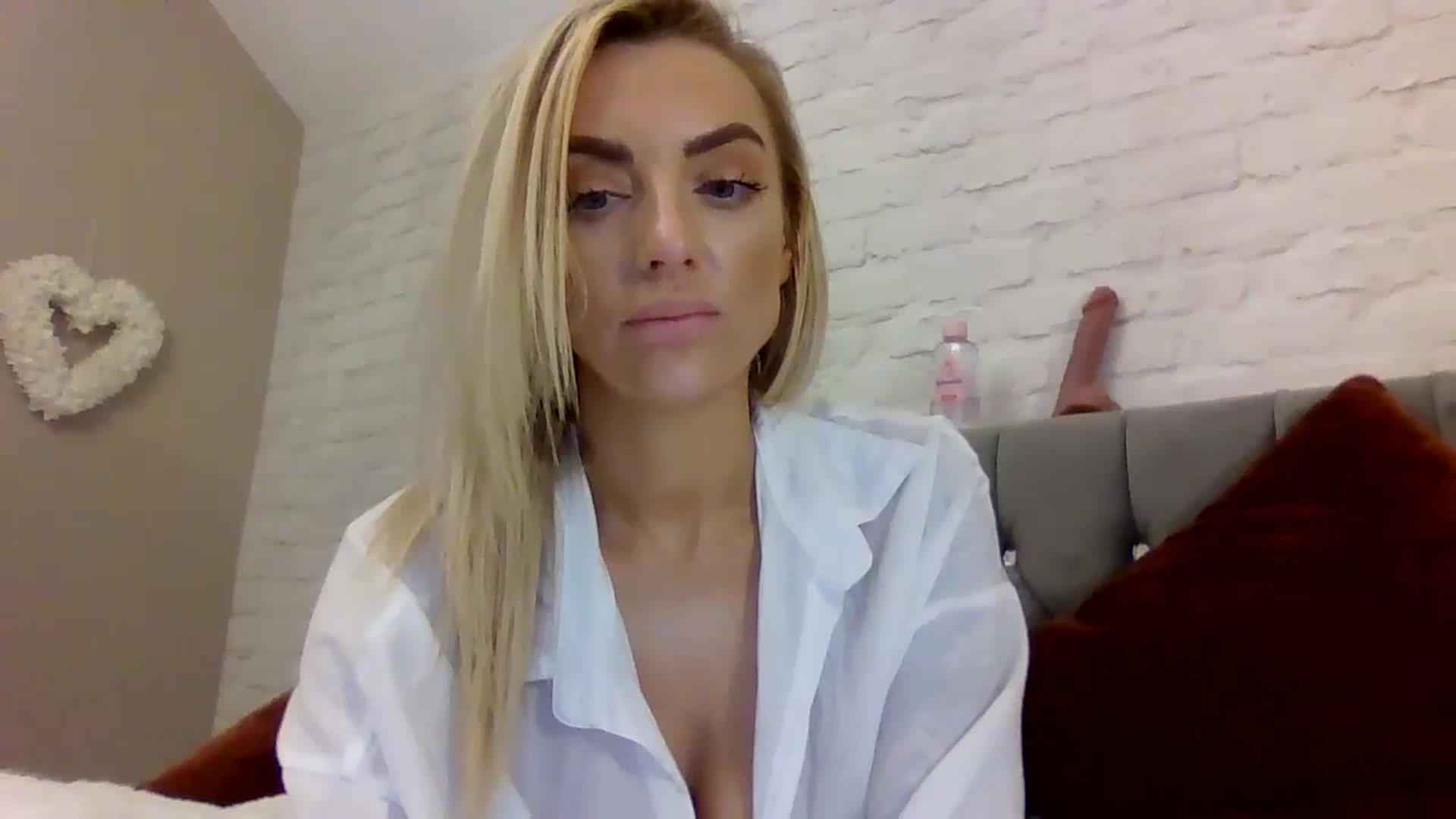 Gallery image thumbnail from Cherry_sour's myfreecams stream on, 12/29/2023, 15:12 image 17 of 20