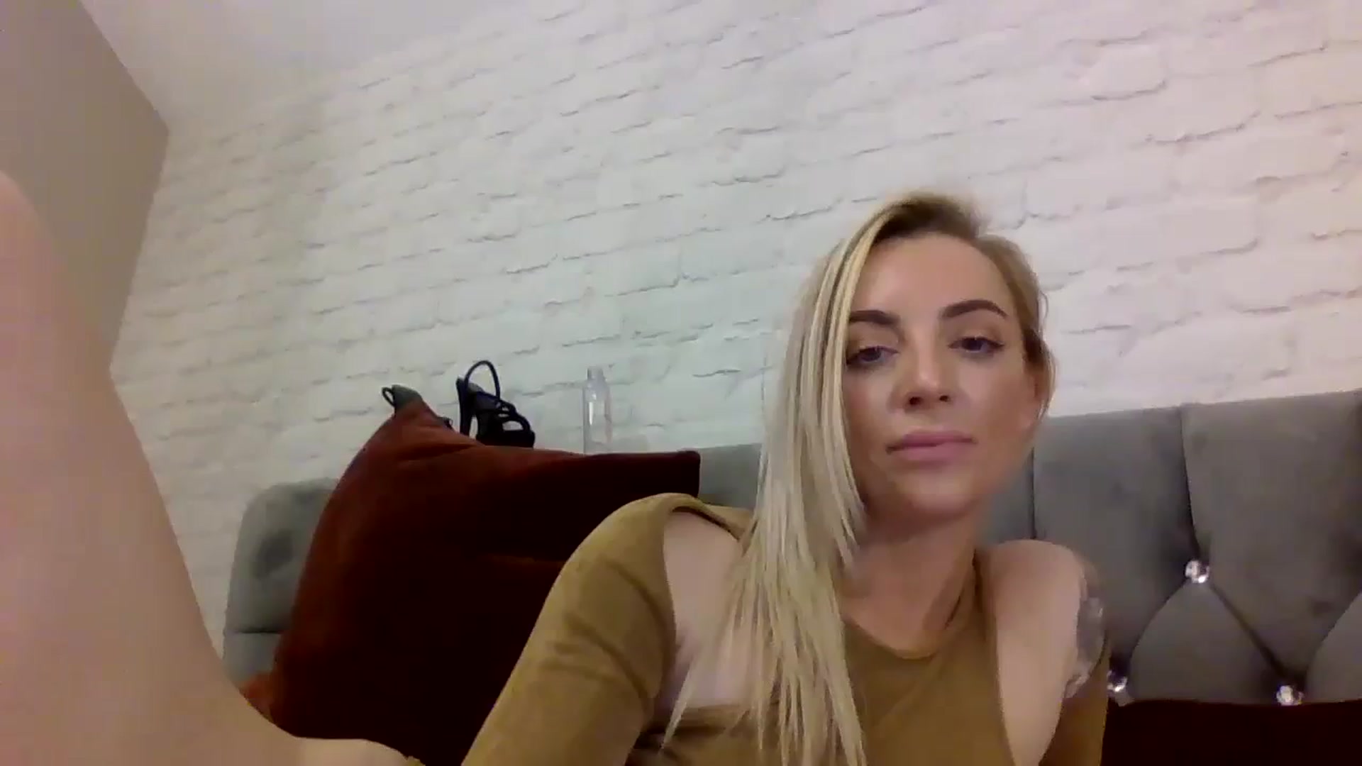 Gallery image thumbnail from Cherry_sour's myfreecams stream on, 12/30/2023, 15:21 image 16 of 20