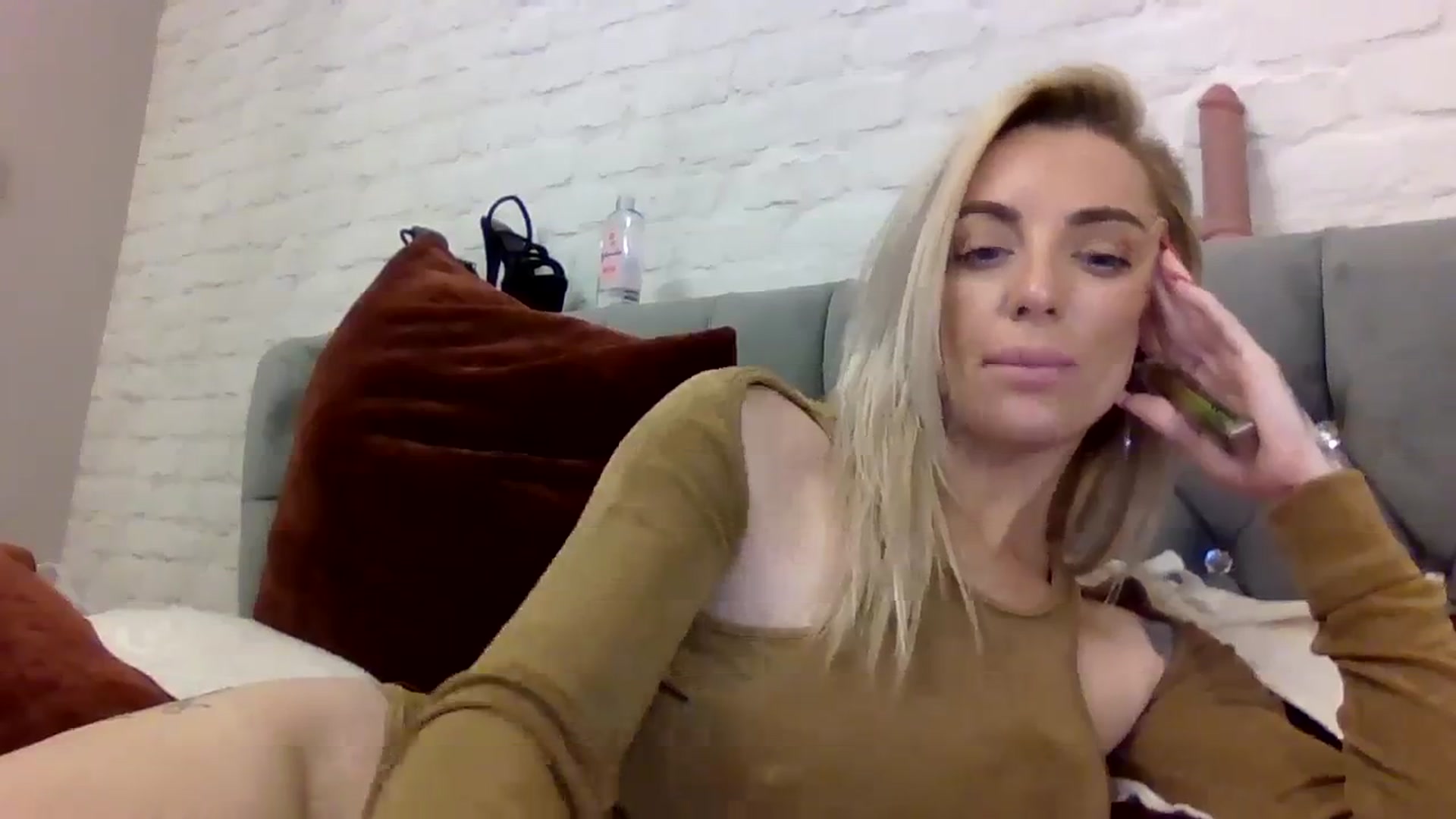 Gallery image thumbnail from Cherry_sour's myfreecams stream on, 12/30/2023, 16:09 image 3 of 20