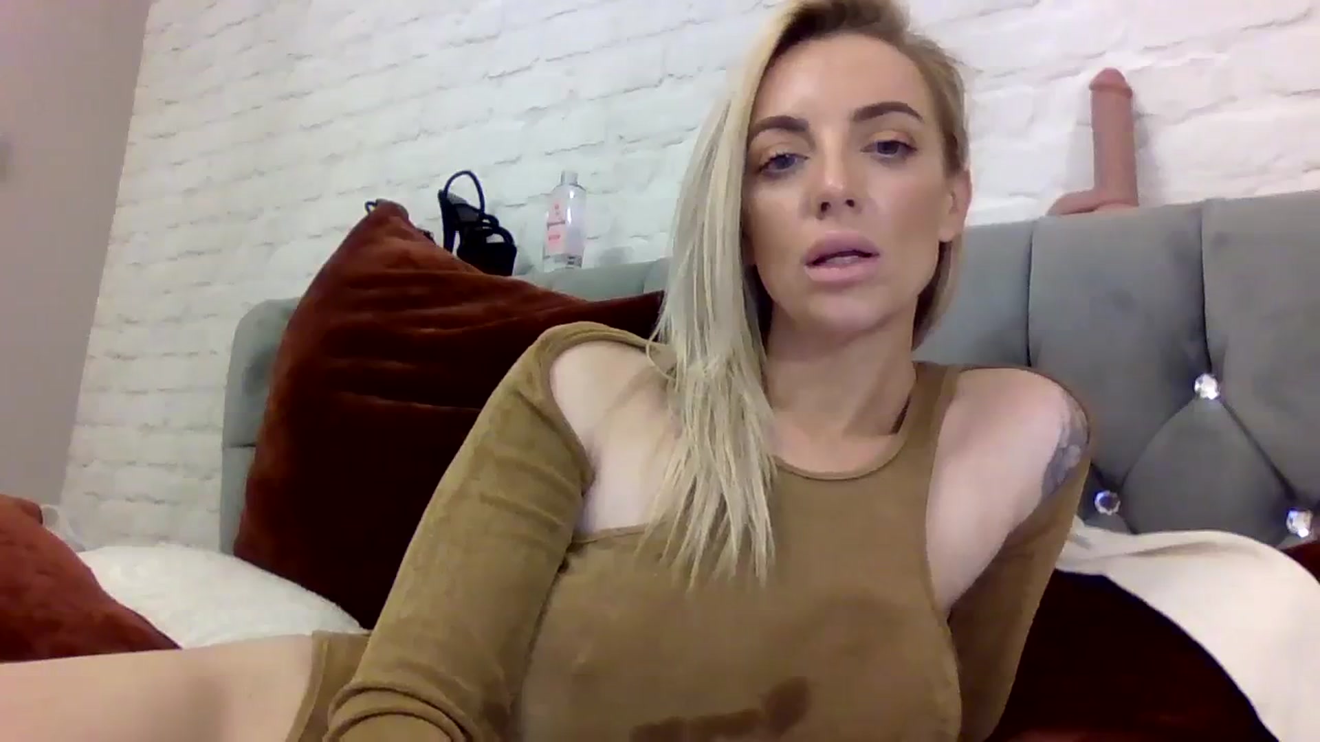 Gallery image thumbnail from Cherry_sour's myfreecams stream on, 12/30/2023, 16:09 image 4 of 20