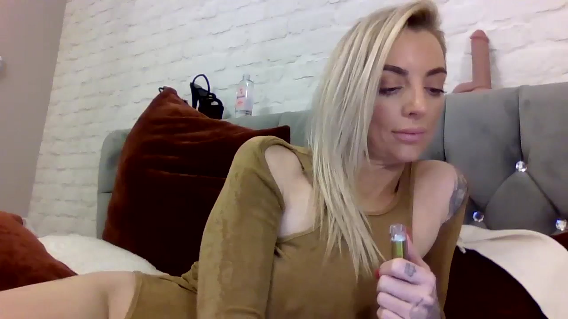 Gallery image thumbnail from Cherry_sour's myfreecams stream on, 12/30/2023, 16:09 image 7 of 20
