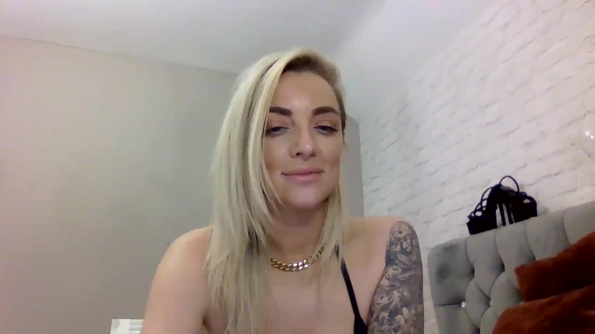 Gallery image thumbnail from Cherry_sour's myfreecams stream on, 12/31/2023, 22:36 image 10 of 20