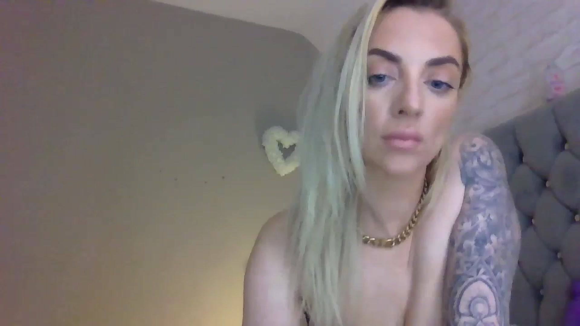Gallery image thumbnail from Cherry_sour's myfreecams stream on, 01/02/2024, 20:12 image 2 of 20