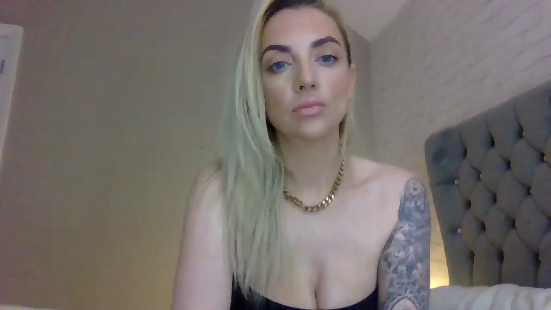 Gallery image thumbnail from Cherry_sour's myfreecams stream on, 01/02/2024, 20:12 image 1 of 20