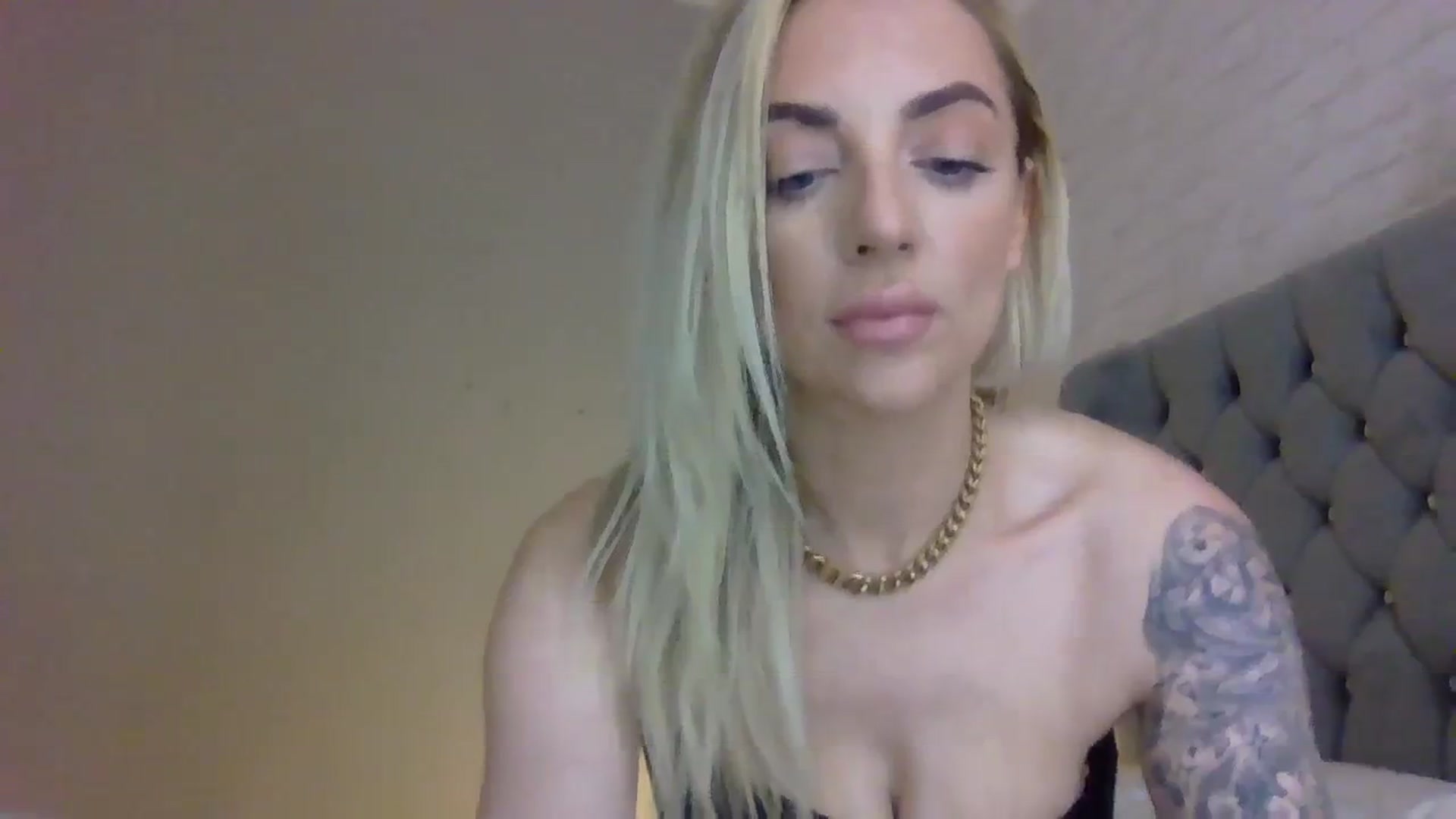 Gallery image thumbnail from Cherry_sour's myfreecams stream on, 01/02/2024, 20:12 image 7 of 20