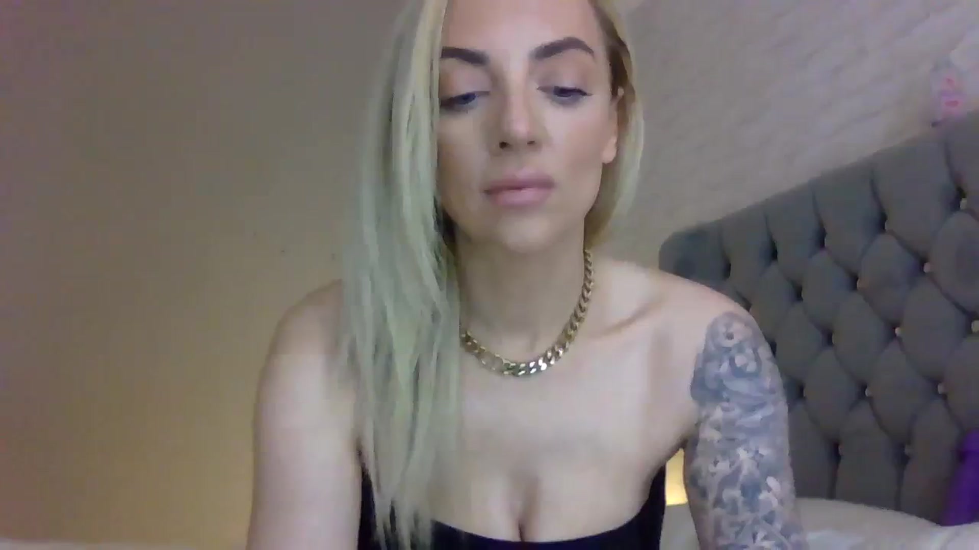 Gallery image thumbnail from Cherry_sour's myfreecams stream on, 01/02/2024, 20:12 image 18 of 20