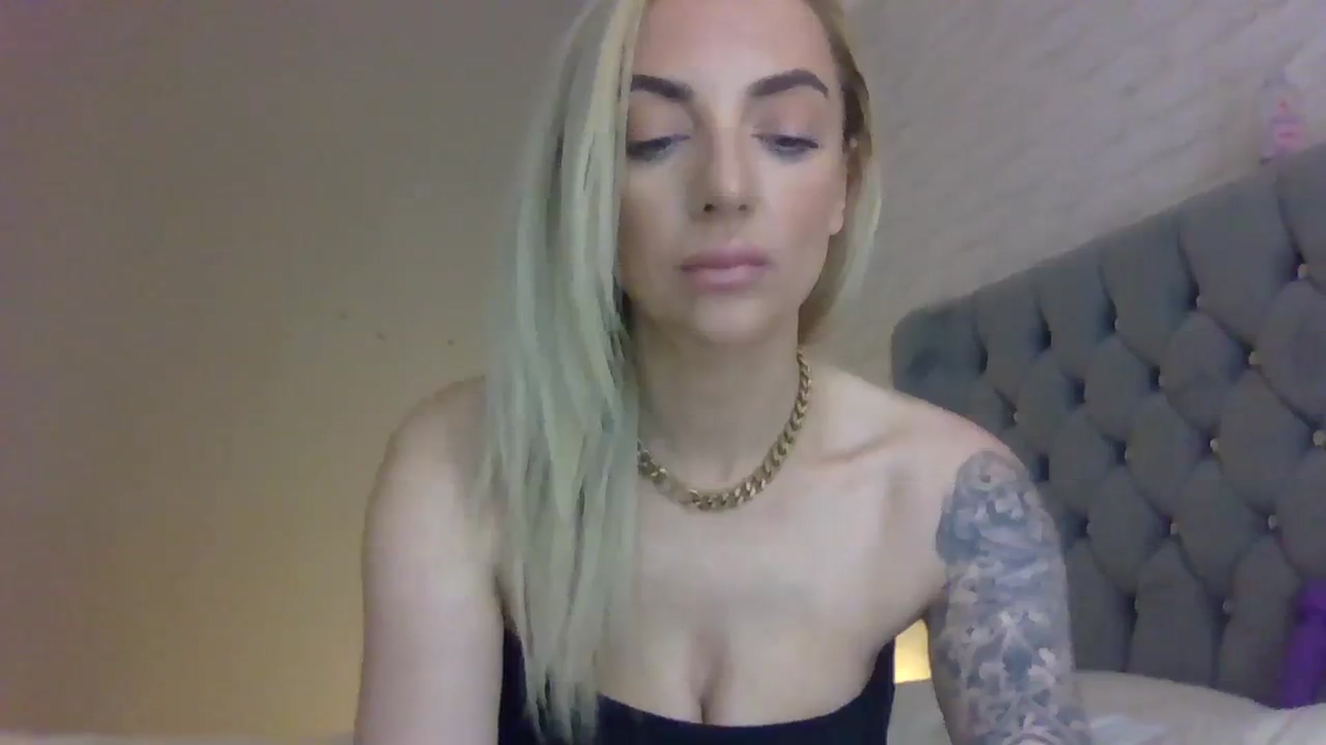 Gallery image thumbnail from Cherry_sour's myfreecams stream on, 01/02/2024, 20:12 image 17 of 20