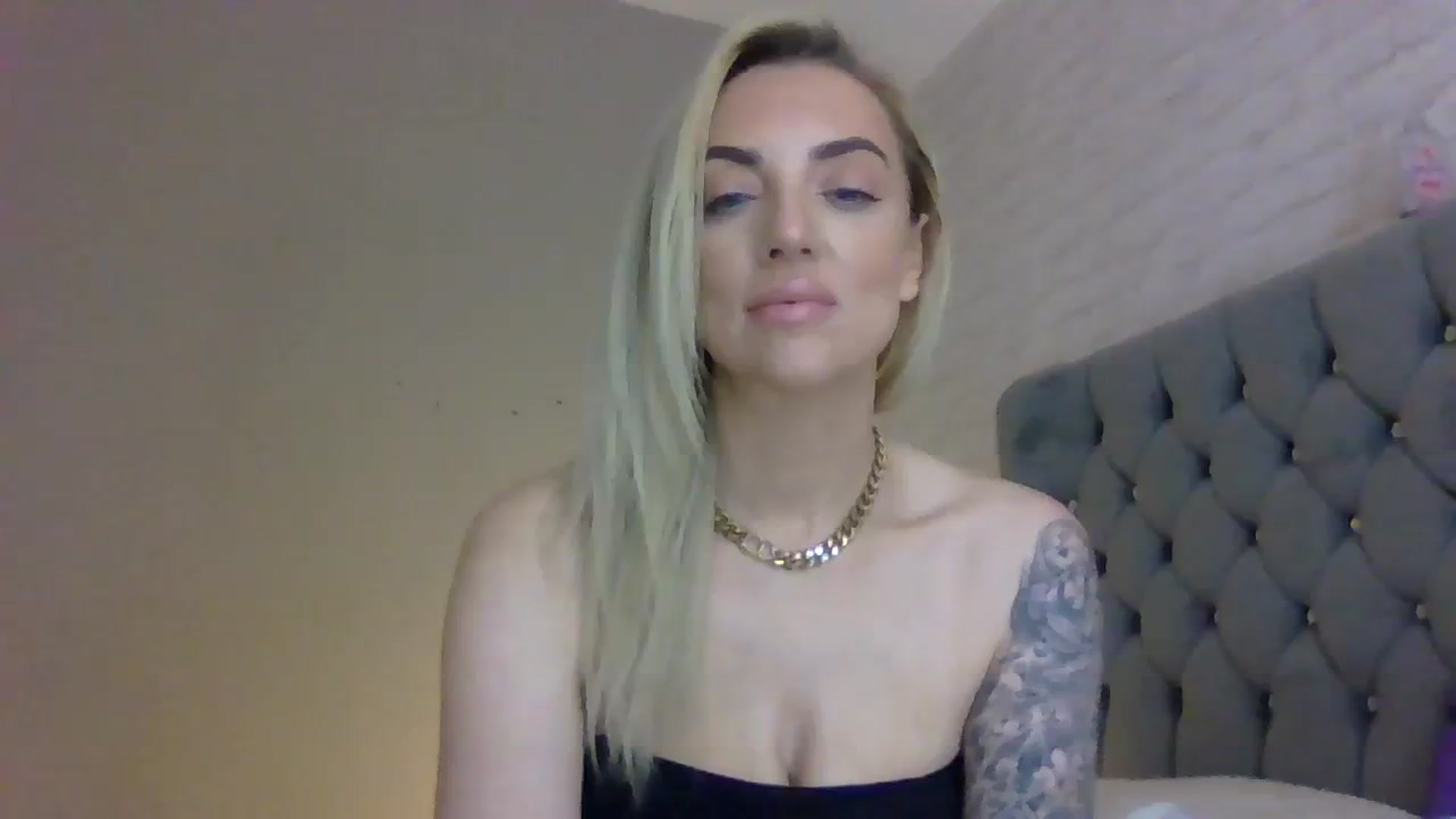Gallery image thumbnail from Cherry_sour's myfreecams stream on, 01/02/2024, 20:12 image 15 of 20