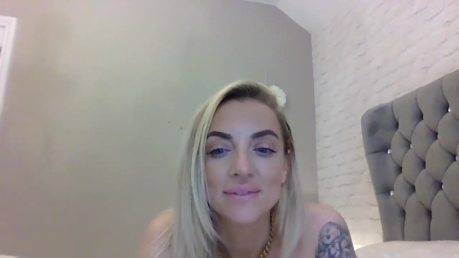 Gallery image thumbnail from Cherry_sour's myfreecams stream on, 01/02/2024, 21:47 image 17 of 20