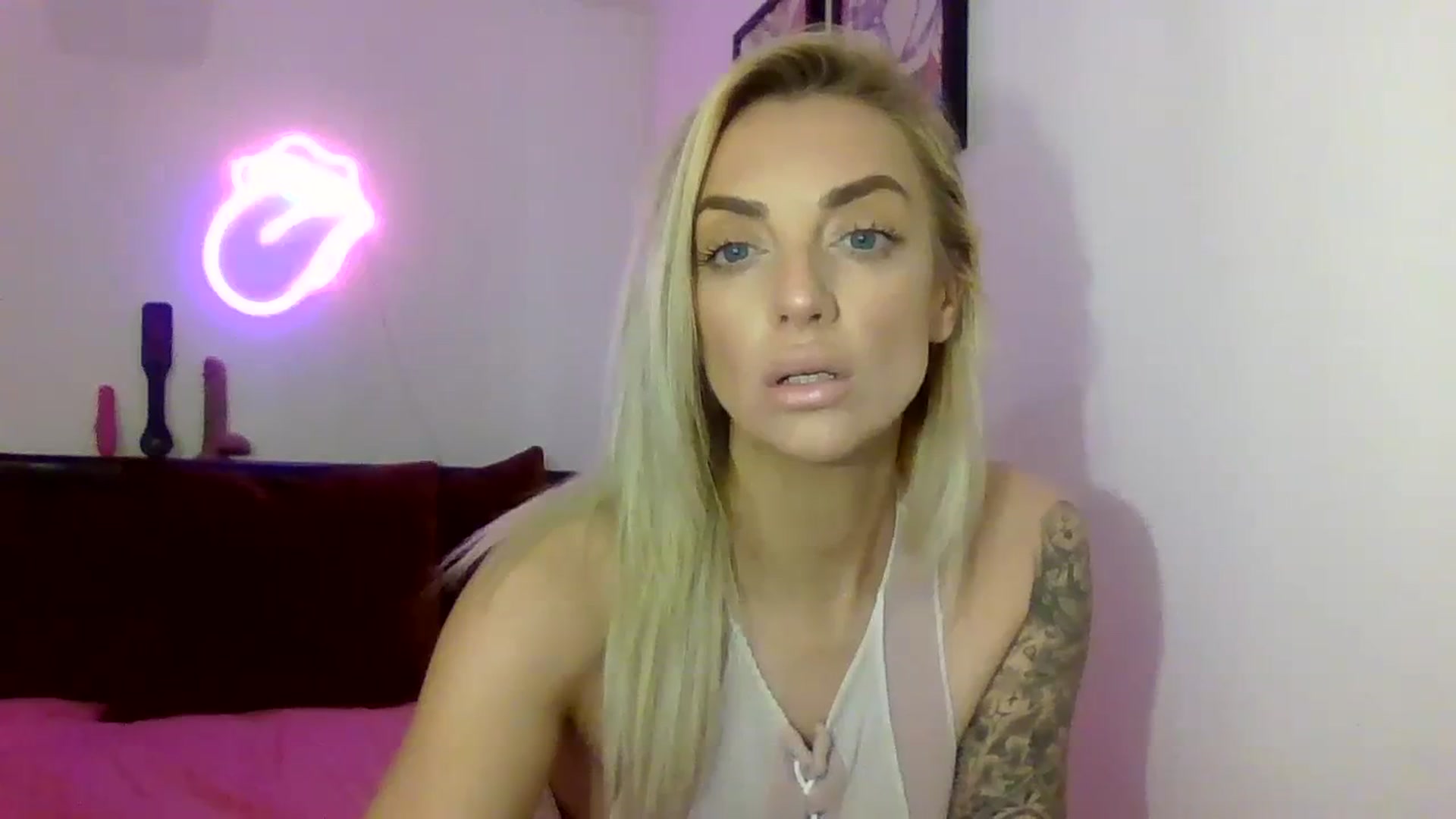 Gallery image thumbnail from Cherry_sour's myfreecams stream on, 01/03/2024, 20:15 image 2 of 20