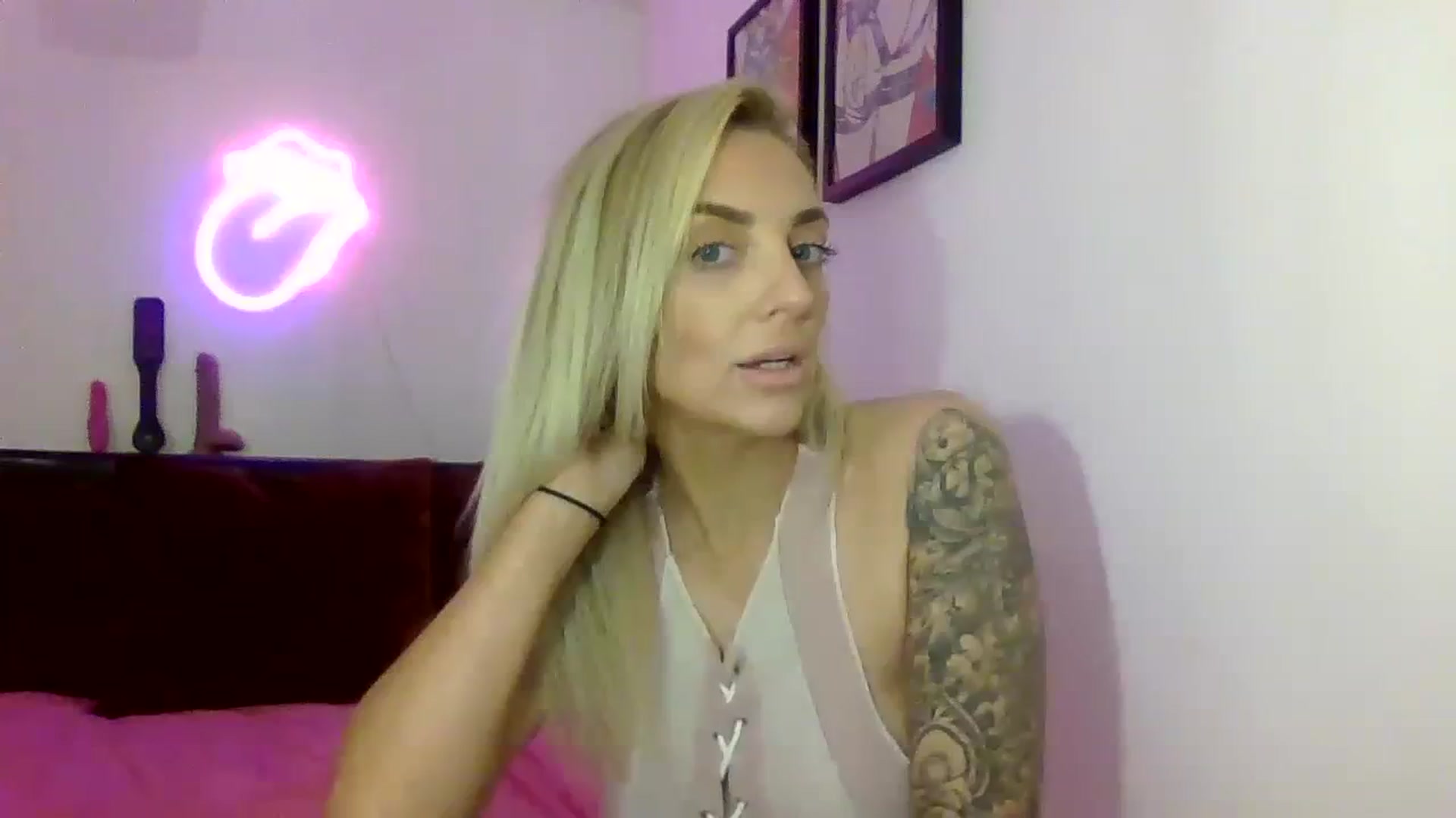 Gallery image thumbnail from Cherry_sour's myfreecams stream on, 01/03/2024, 20:15 image 3 of 20