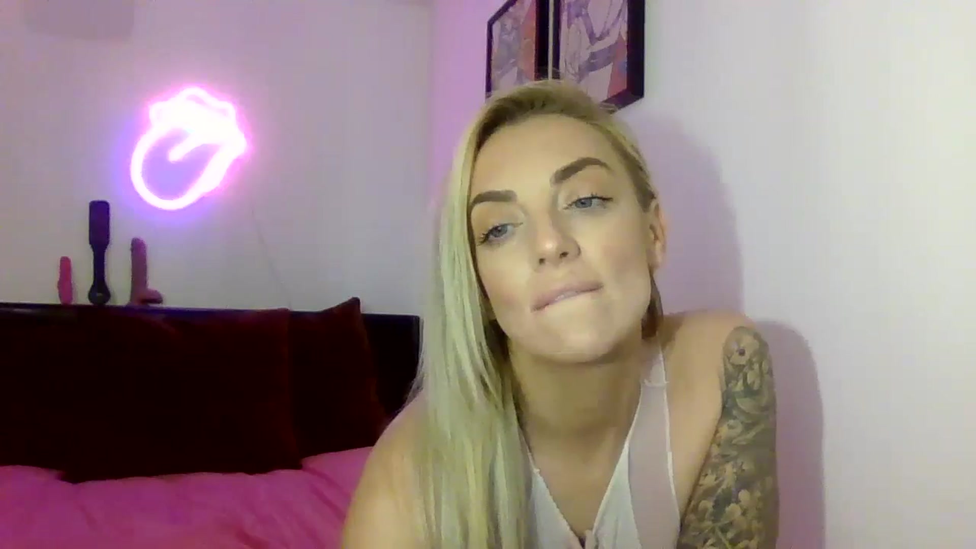 Gallery image thumbnail from Cherry_sour's myfreecams stream on, 01/03/2024, 20:15 image 4 of 20