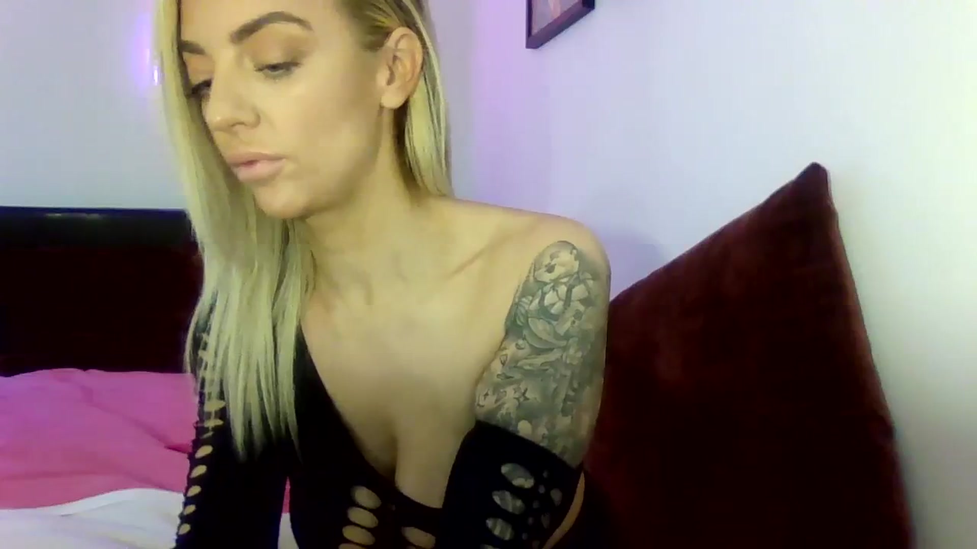 Gallery image thumbnail from Cherry_sour's myfreecams stream on, 01/04/2024, 12:46 image 13 of 20