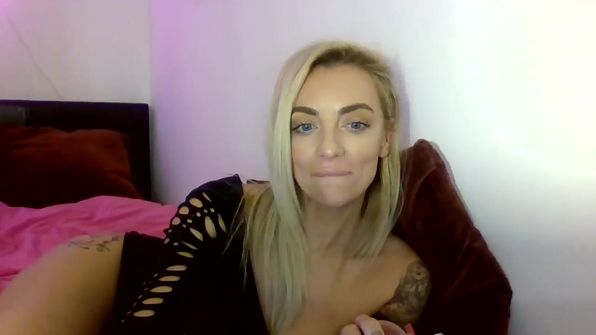 Gallery image thumbnail from Cherry_sour's myfreecams stream on, 01/04/2024, 15:21 image 16 of 20
