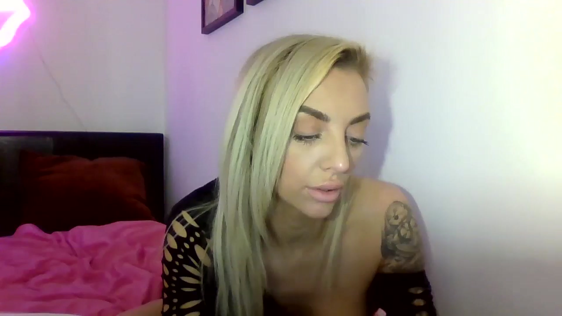 Gallery image thumbnail from Cherry_sour's myfreecams stream on, 01/04/2024, 15:21 image 9 of 20