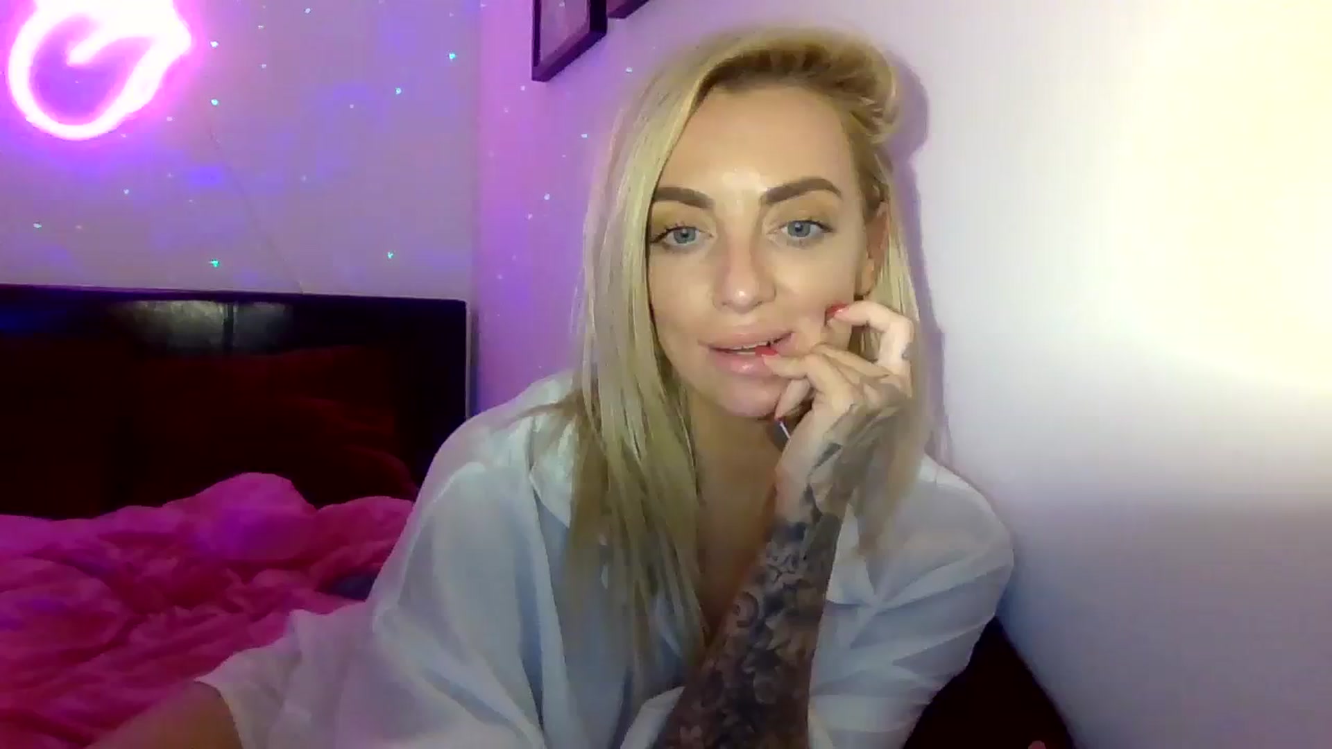 Gallery image thumbnail from Cherry_sour's myfreecams stream on, 01/04/2024, 21:05 image 15 of 20