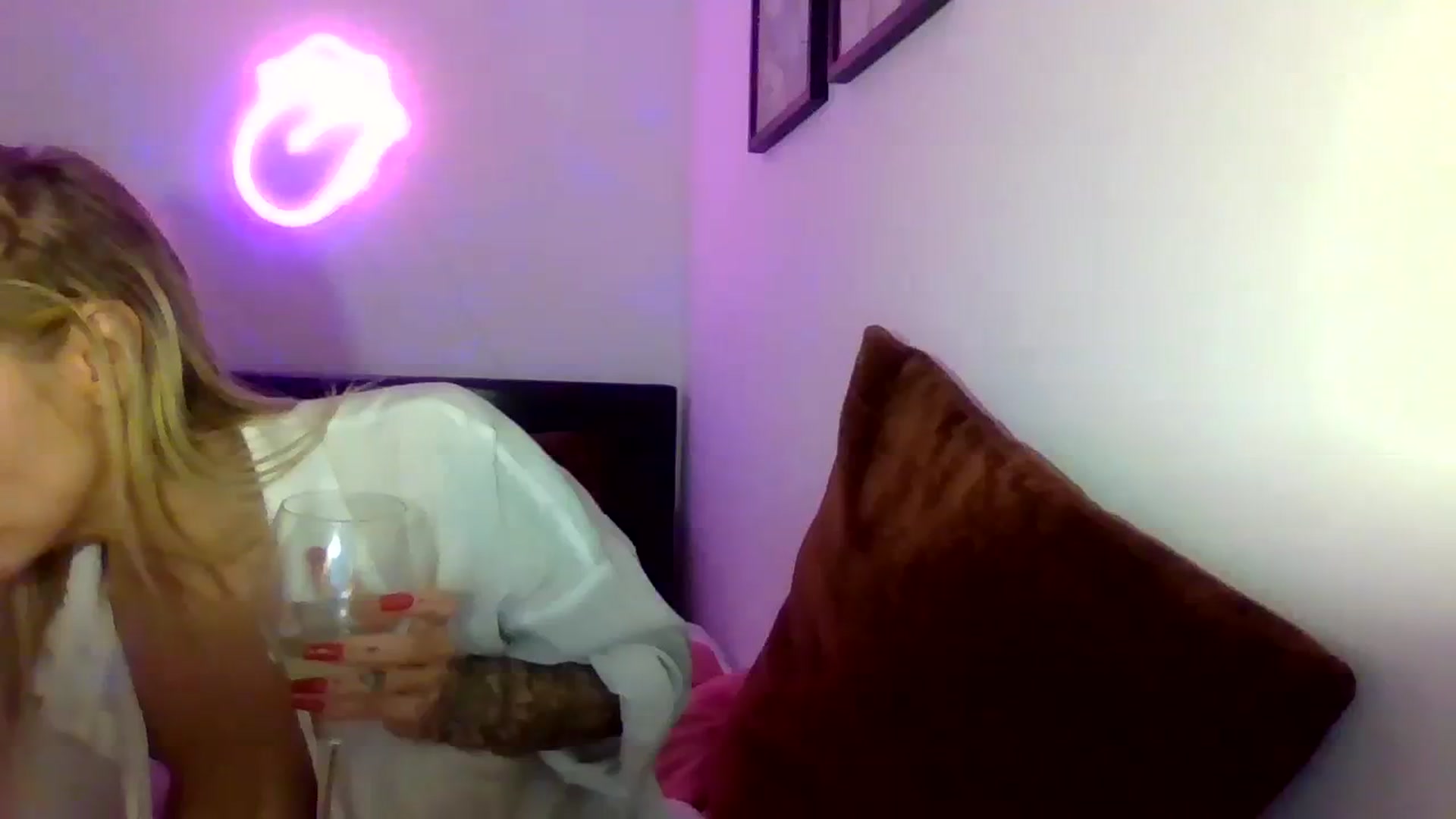 Gallery image thumbnail from Cherry_sour's myfreecams stream on, 01/04/2024, 21:05 image 14 of 20