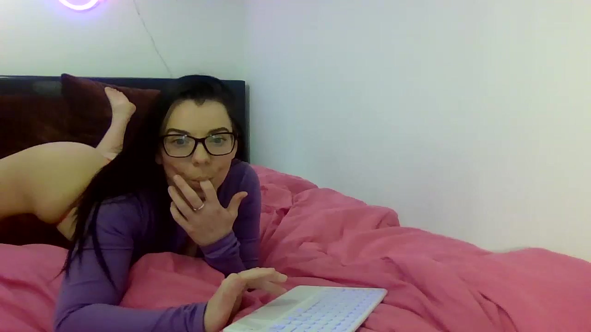 Gallery image thumbnail from Cherry_sour's myfreecams stream on, 01/05/2024, 15:00 image 14 of 20