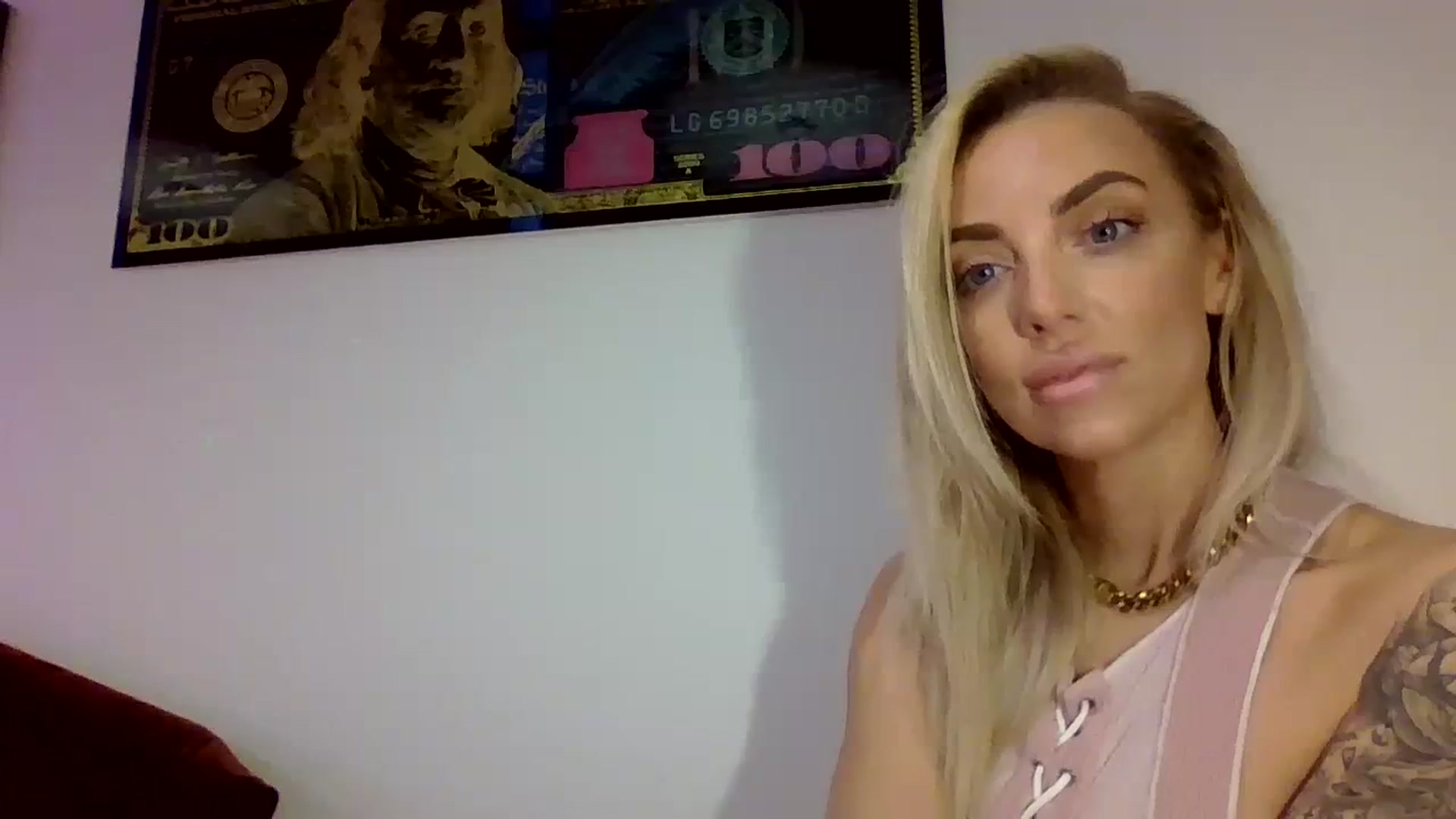 Gallery image thumbnail from Cherry_sour's myfreecams stream on, 01/08/2024, 13:58 image 3 of 20