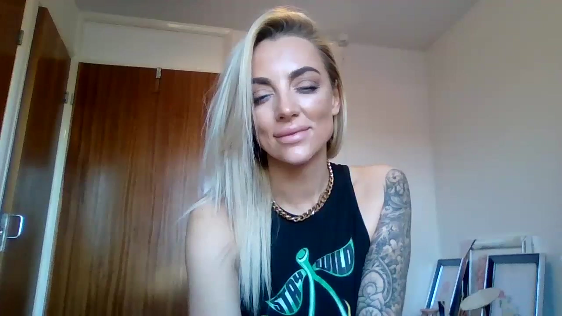 Gallery image thumbnail from Cherry_sour's myfreecams stream on, 01/09/2024, 15:18 image 17 of 20