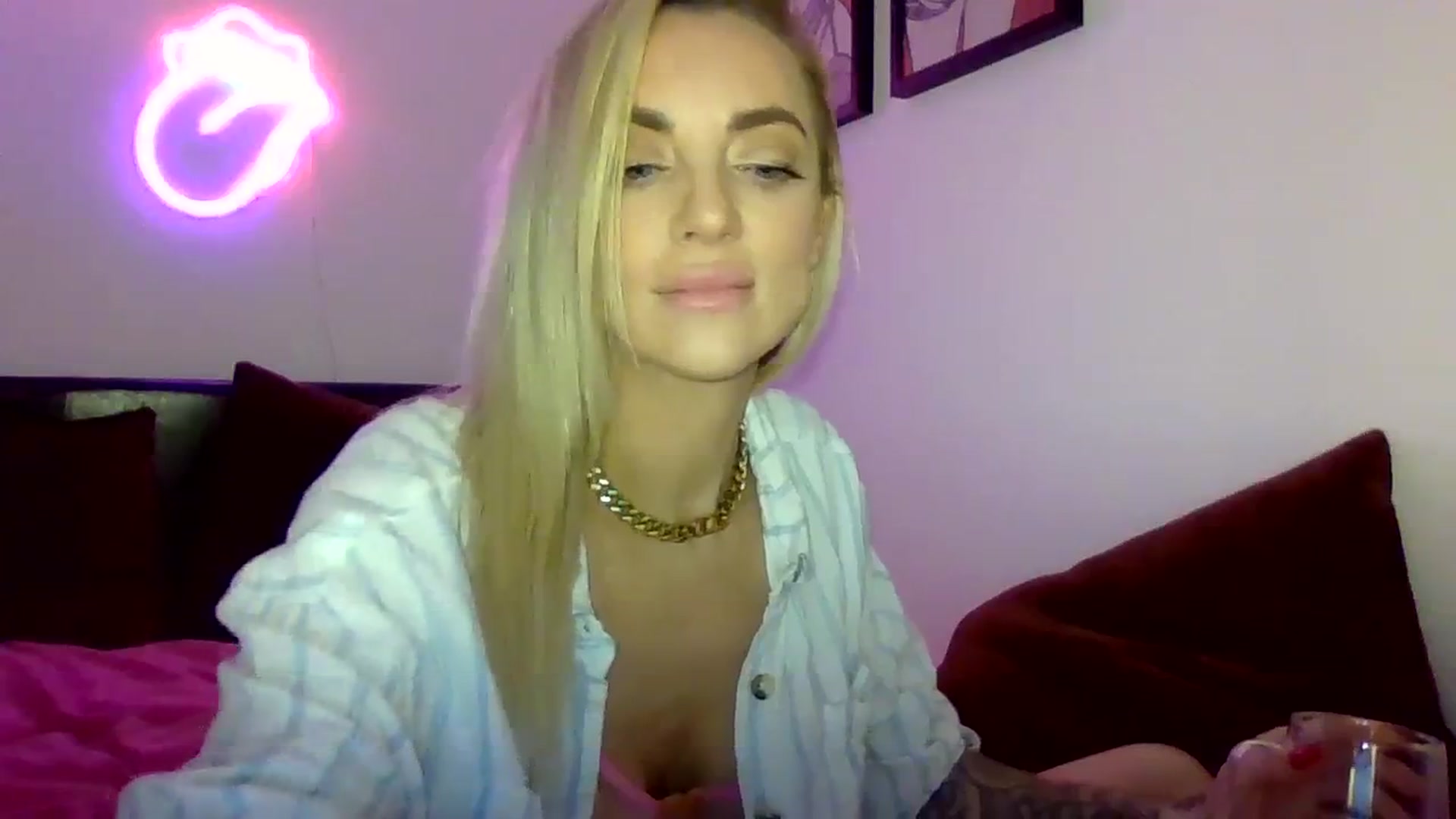 Gallery image thumbnail from Cherry_sour's myfreecams stream on, 01/09/2024, 21:10 image 14 of 20