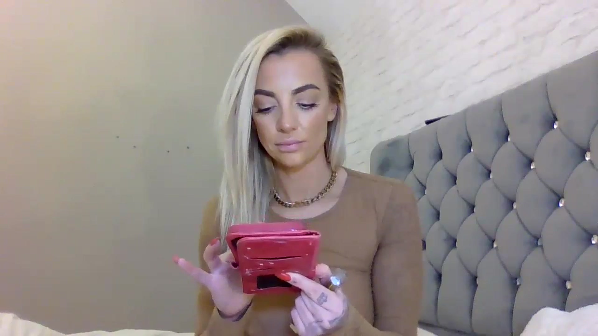 Gallery image thumbnail from Cherry_sour's myfreecams stream on, 01/10/2024, 14:54 image 8 of 20