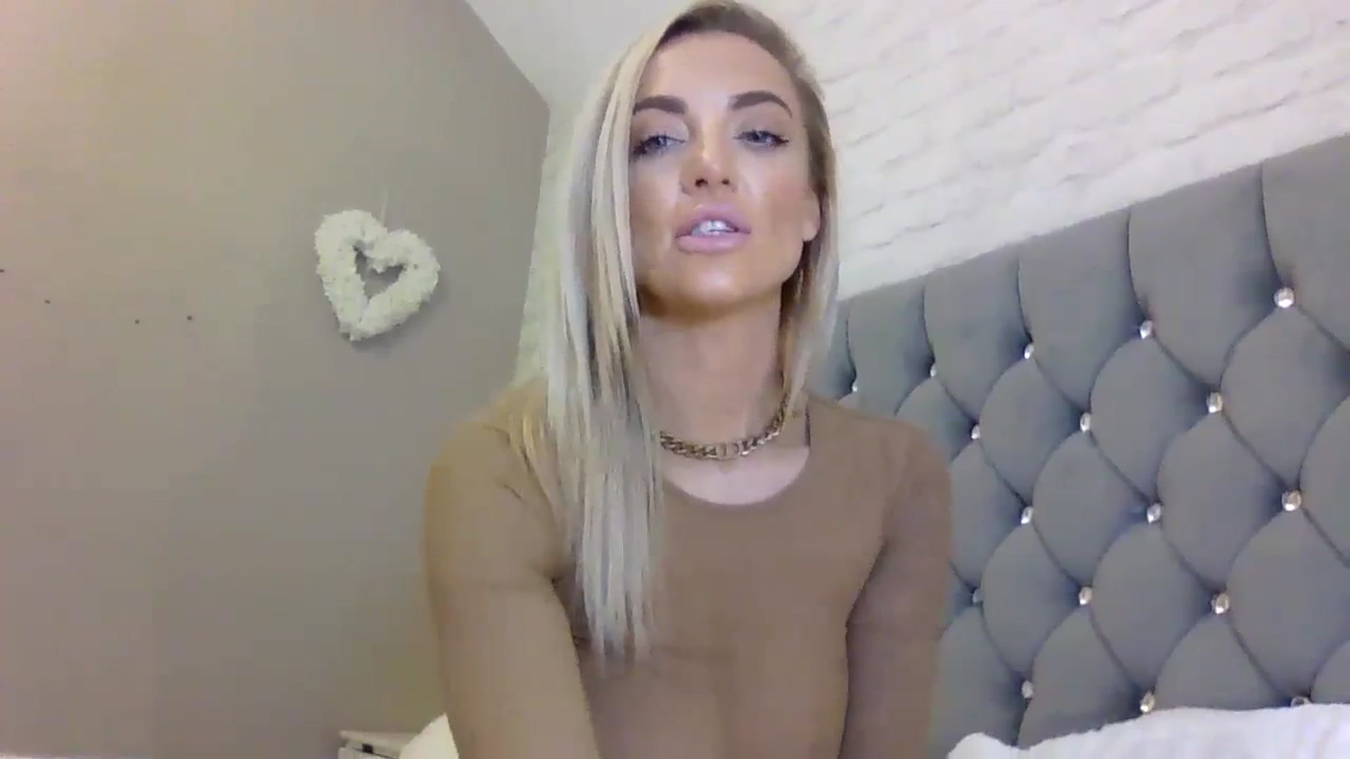 Gallery image thumbnail from Cherry_sour's myfreecams stream on, 01/10/2024, 14:54 image 6 of 20