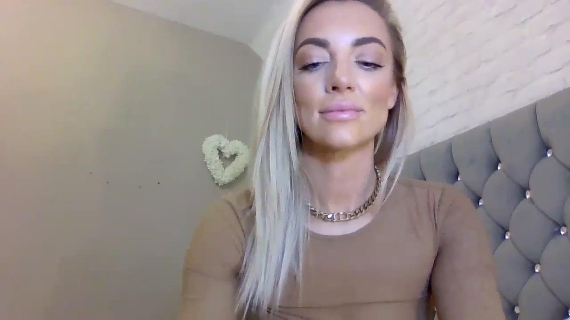 Gallery image thumbnail from Cherry_sour's myfreecams stream on, 01/10/2024, 14:54 image 13 of 20