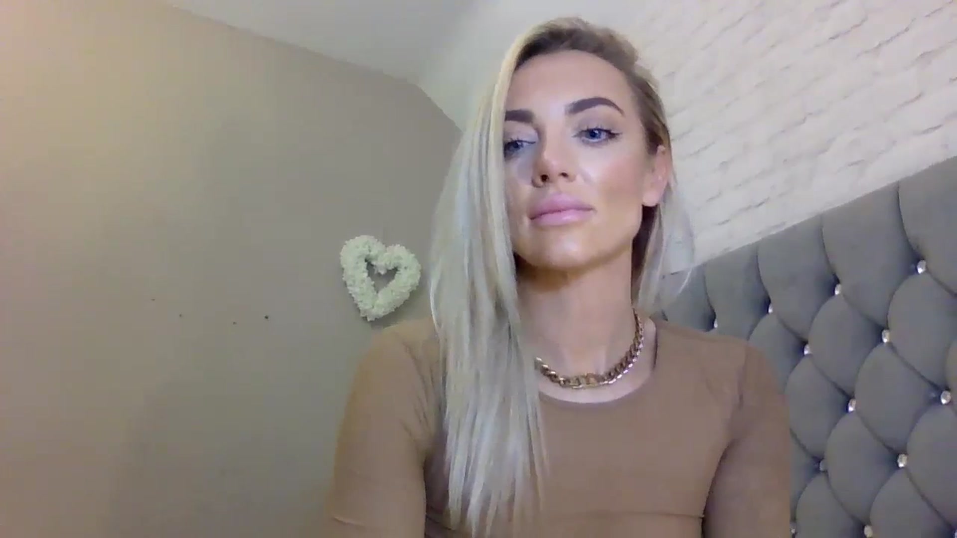Gallery image thumbnail from Cherry_sour's myfreecams stream on, 01/10/2024, 14:54 image 15 of 20