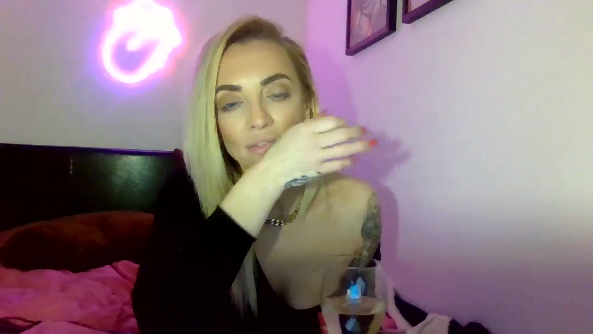 Gallery image thumbnail from Cherry_sour's myfreecams stream on, 01/12/2024, 23:24 image 8 of 20