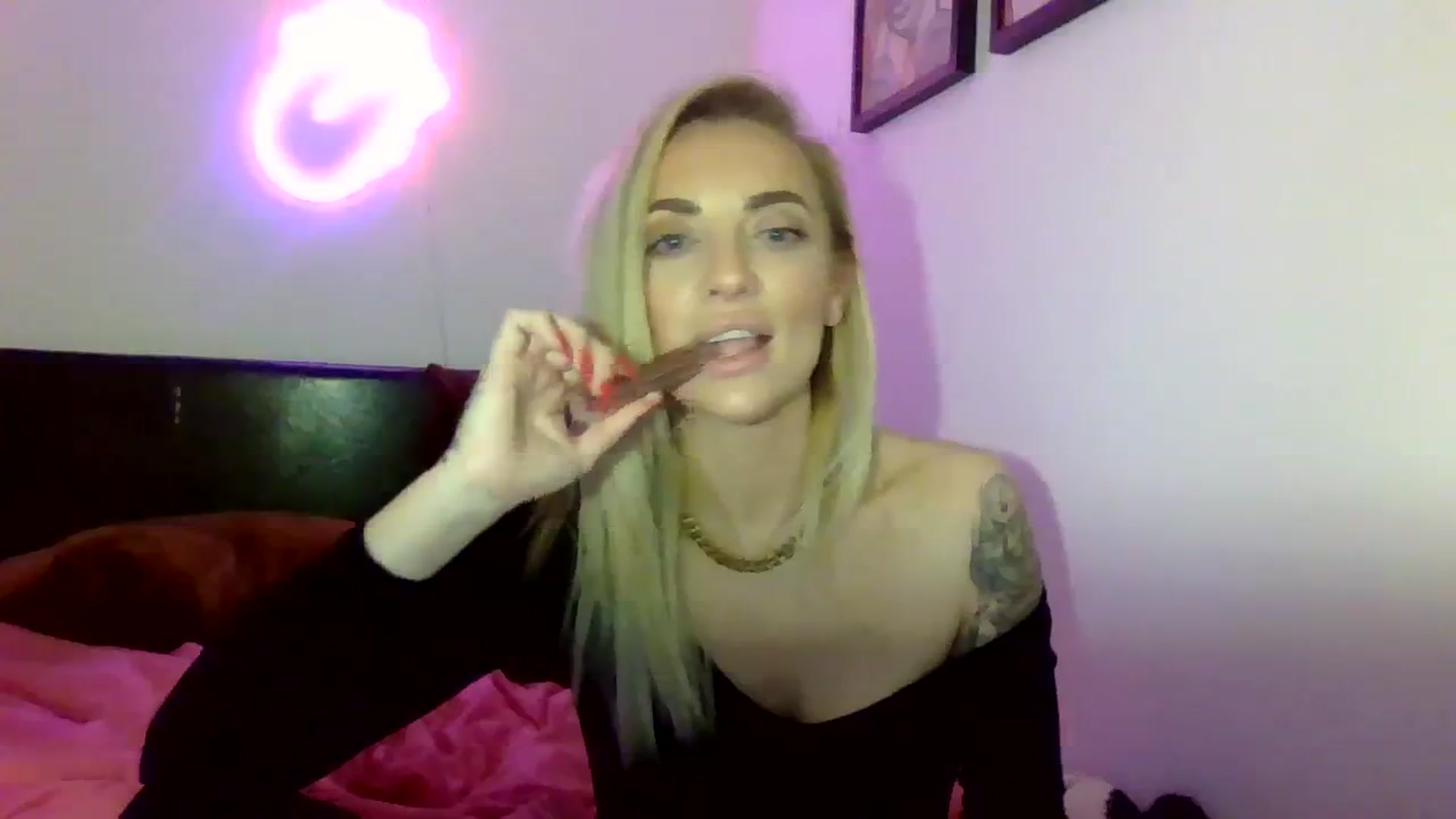Gallery image thumbnail from Cherry_sour's myfreecams stream on, 01/12/2024, 23:24 image 19 of 20