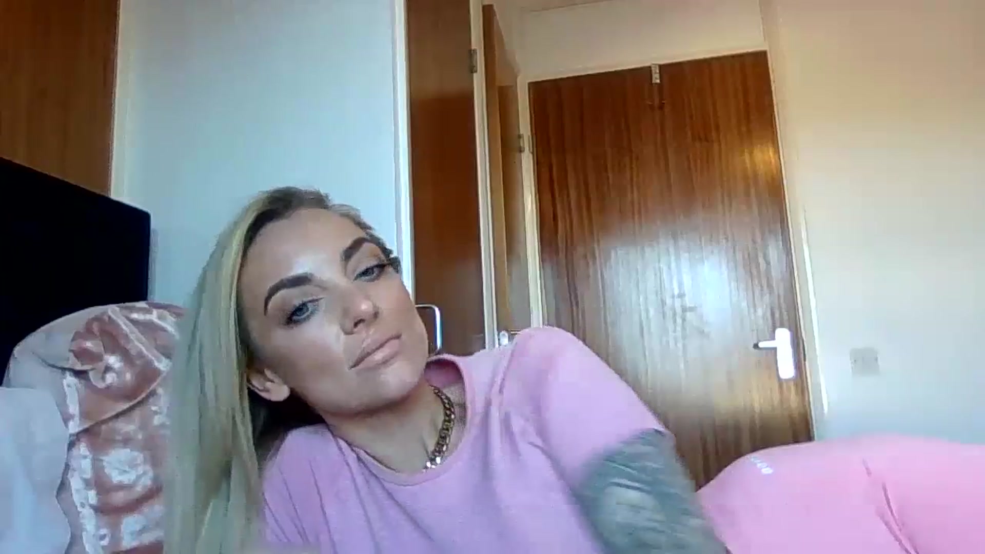 Gallery image thumbnail from Cherry_sour's myfreecams stream on, 01/15/2024, 15:08 image 7 of 20