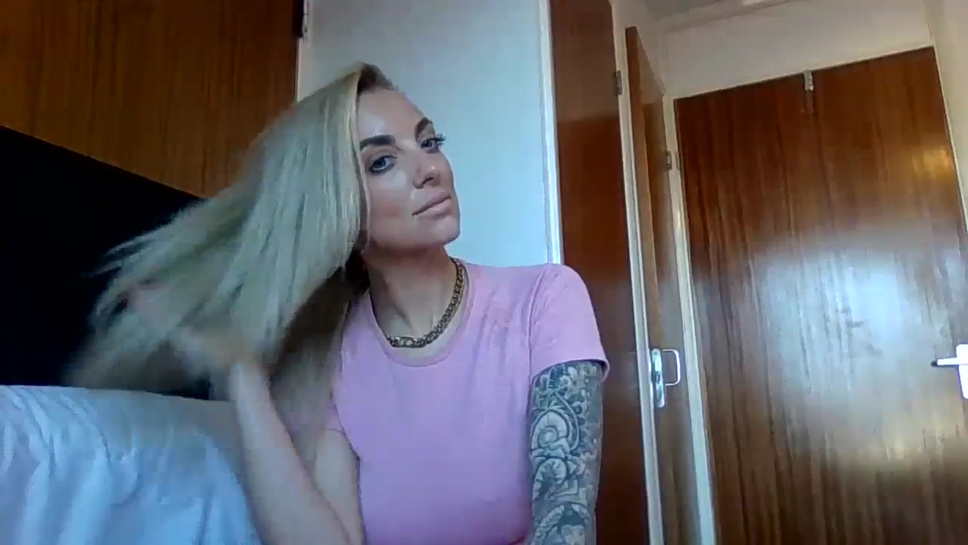 Gallery image thumbnail from Cherry_sour's myfreecams stream on, 01/15/2024, 15:08 image 13 of 20