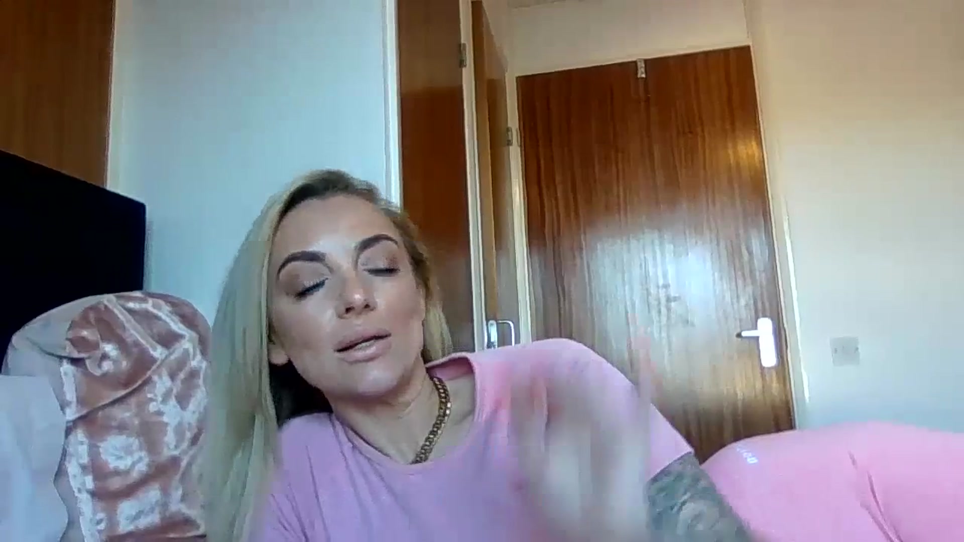Gallery image thumbnail from Cherry_sour's myfreecams stream on, 01/15/2024, 15:08 image 8 of 20